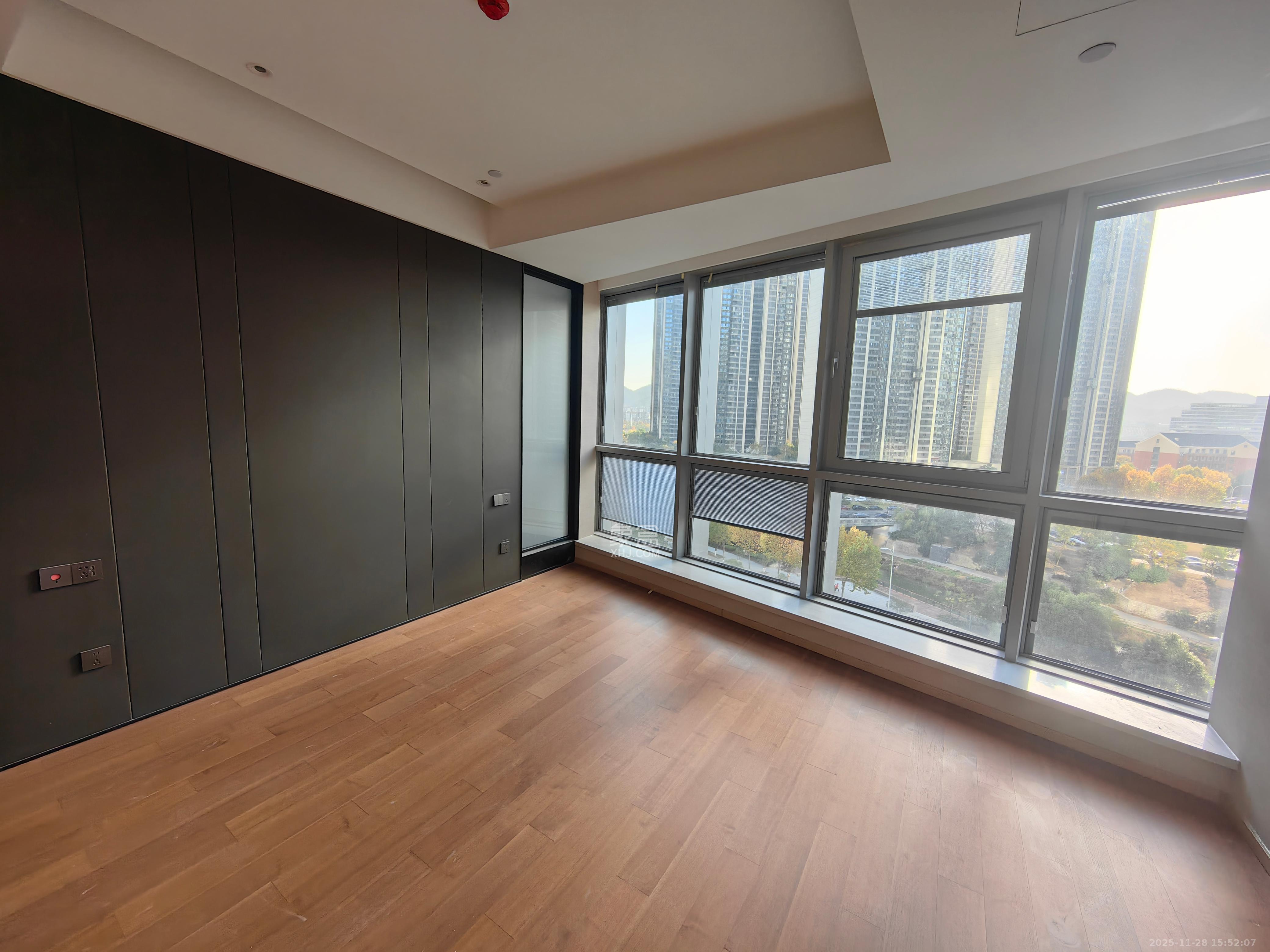 正荣梅溪紫阙台 4室2厅3卫 8500.0元/月 正荣梅溪紫阙台 4室2厅3卫 8500.0元/月室内图