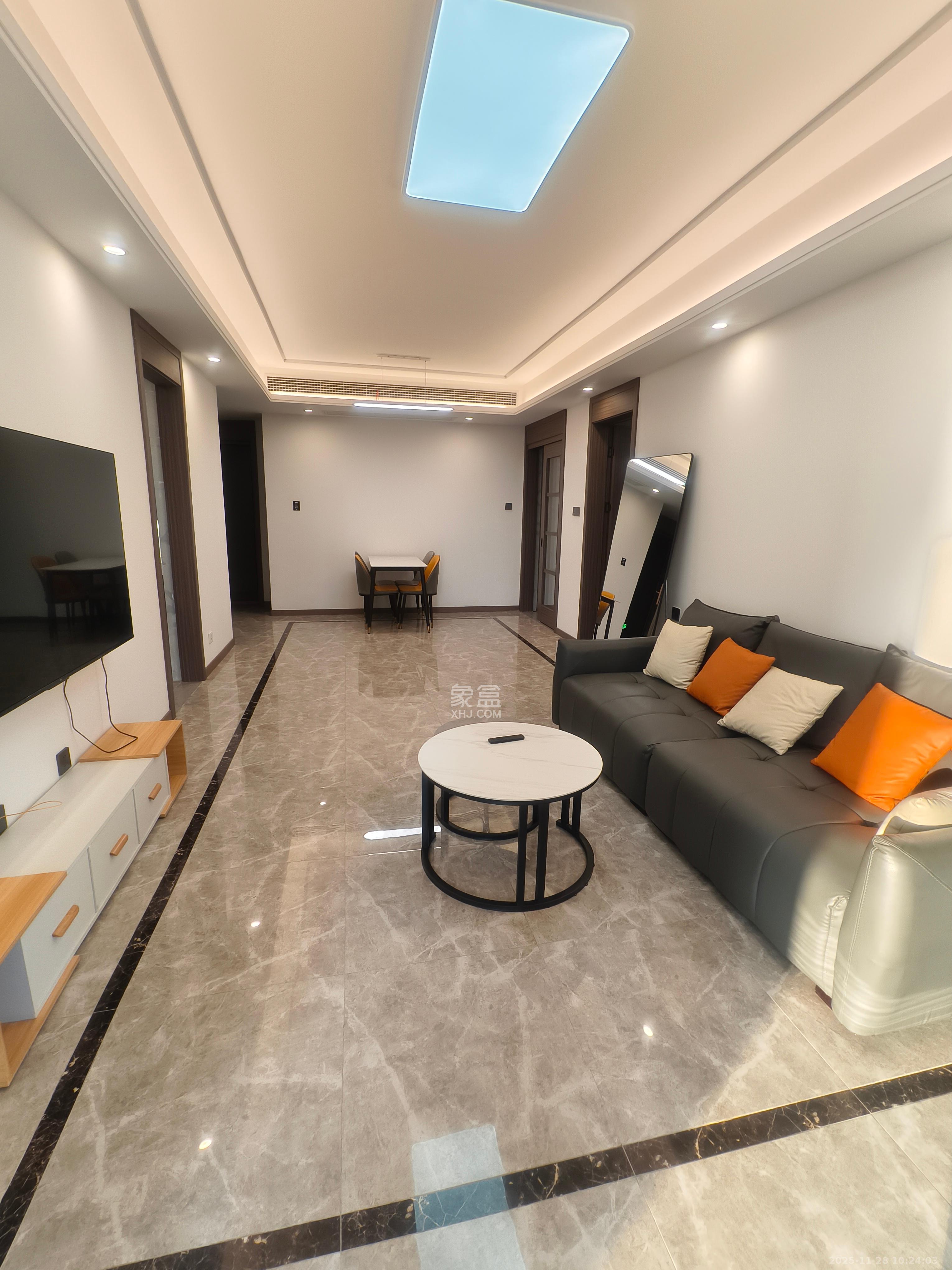 绿地V岛  3室2厅2卫    4000.0元/月