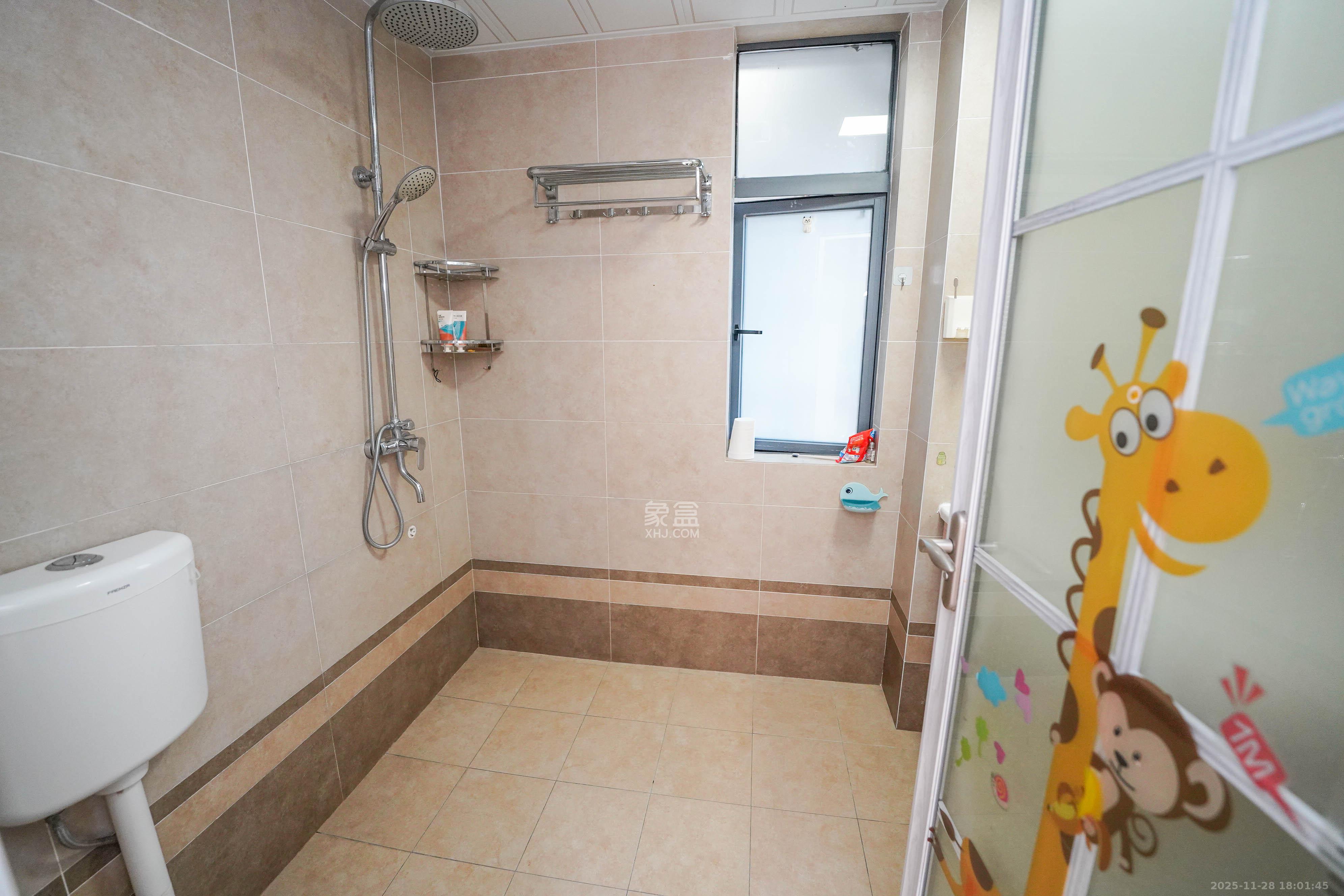 五矿格澜郡 5室2厅2卫 105.0万 五矿格澜郡 5室2厅2卫 105.0万卫生间