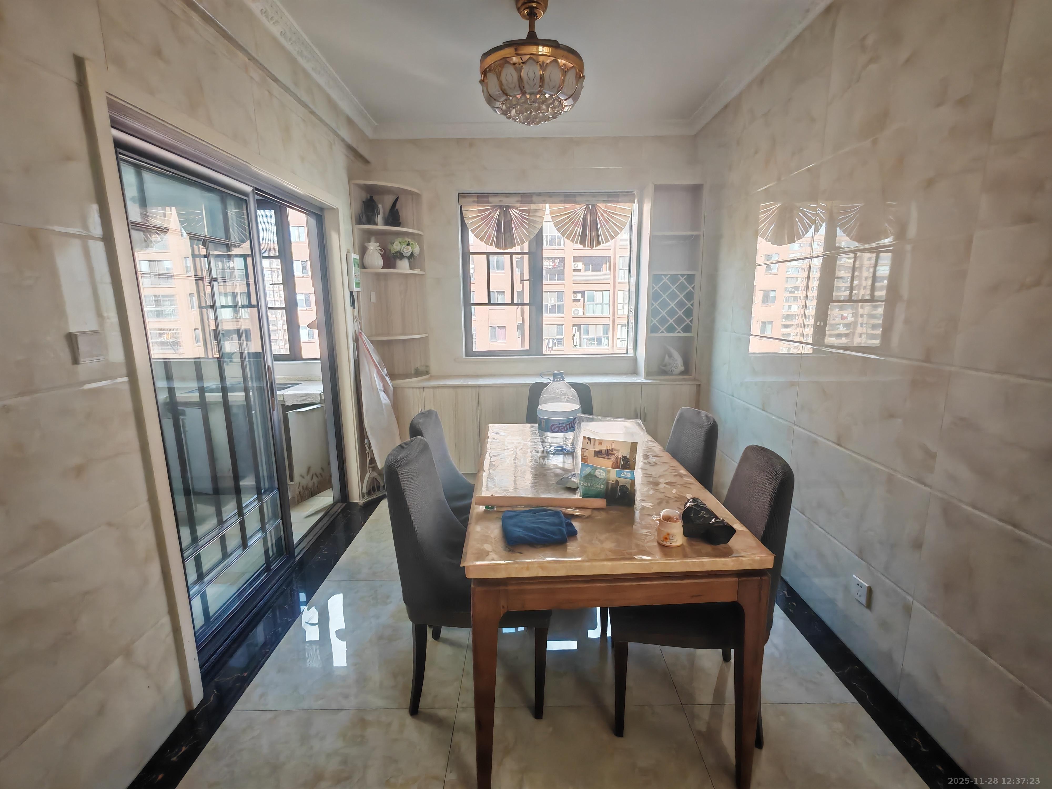 中冶中央公园  3室2厅2卫    2700.0元/月室内图