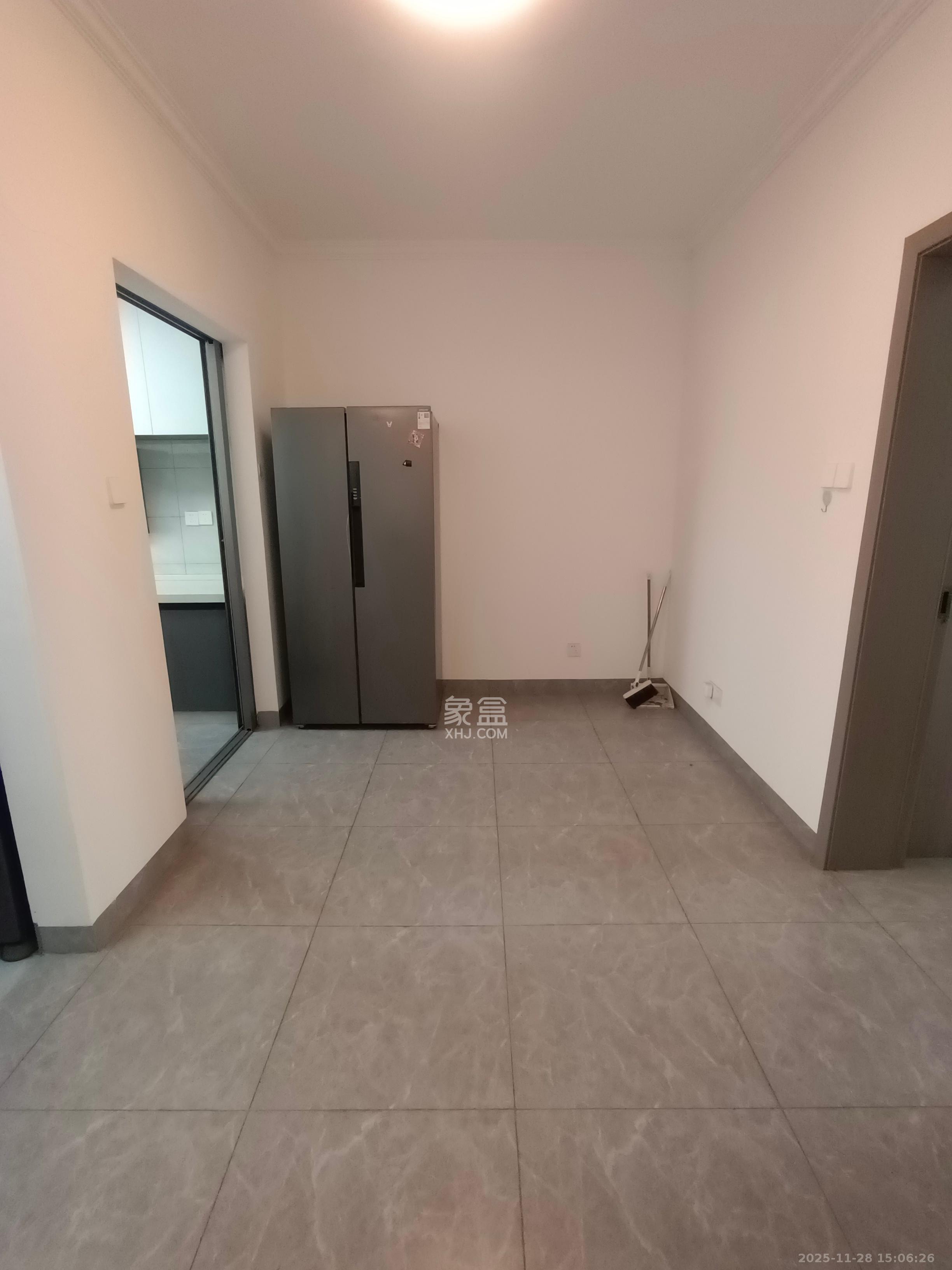 湘仪家园 3室2厅1卫 2200.0元/月 湘仪家园 3室2厅1卫 2200.0元/月室内图