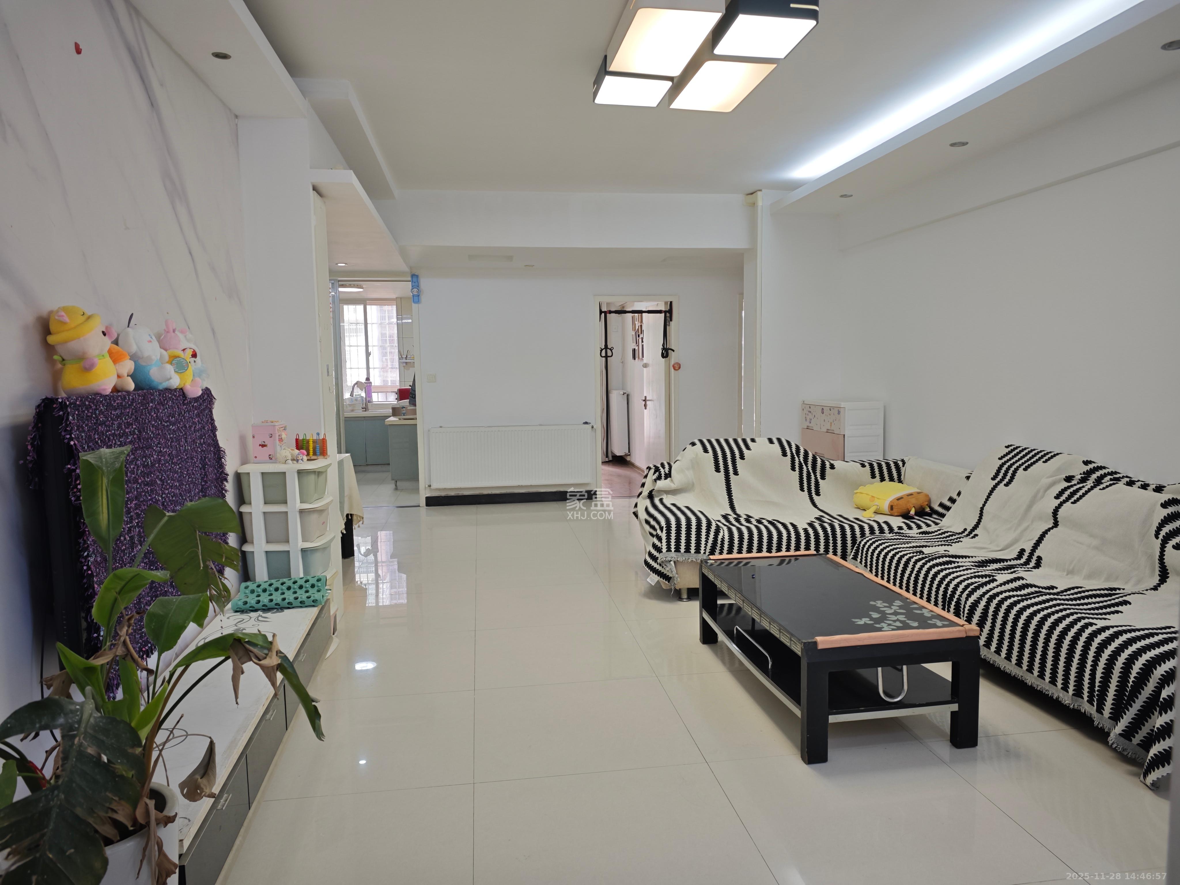 城市山水豪园(山水城市风景) 3室2厅2卫 2600.0元/月 城市山水豪园(山水城市风景) 3室2厅2卫 2600.0元/月室内图