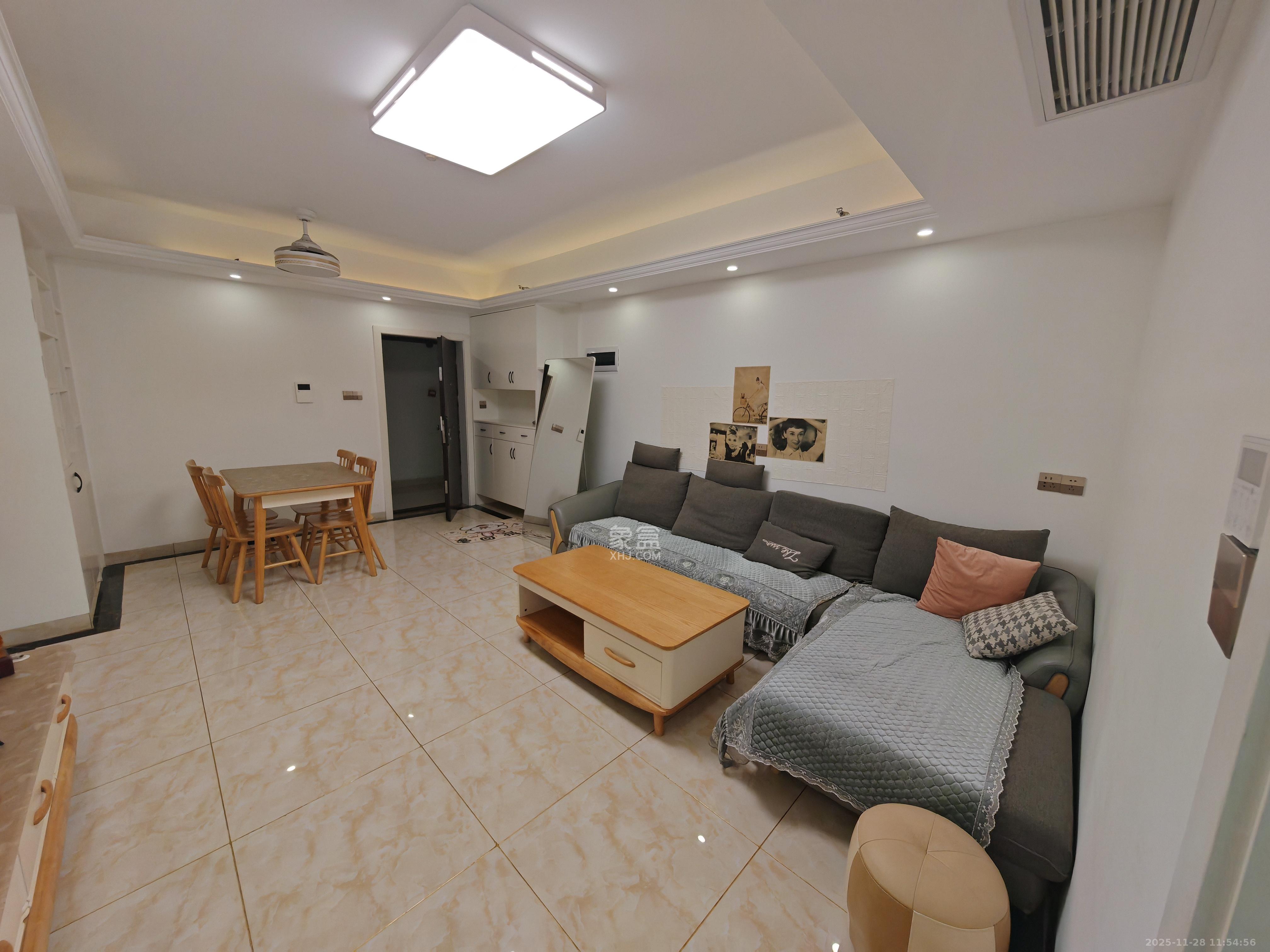 欧亚达国际广场  2室2厅1卫    2450.0元/月