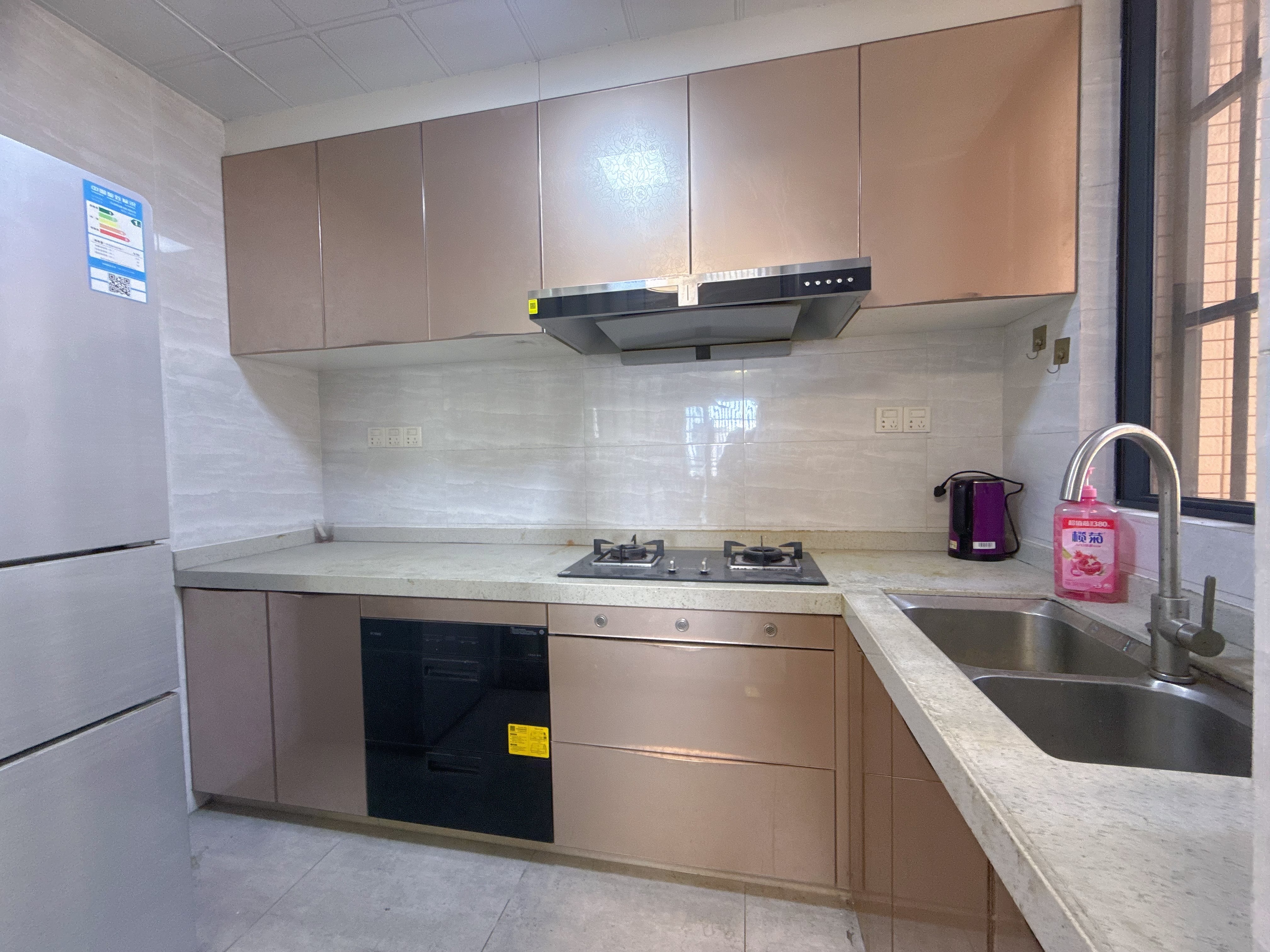 熙海蓝天 3室2厅1卫 2800.0元/月 熙海蓝天 3室2厅1卫 2800.0元/月室内图