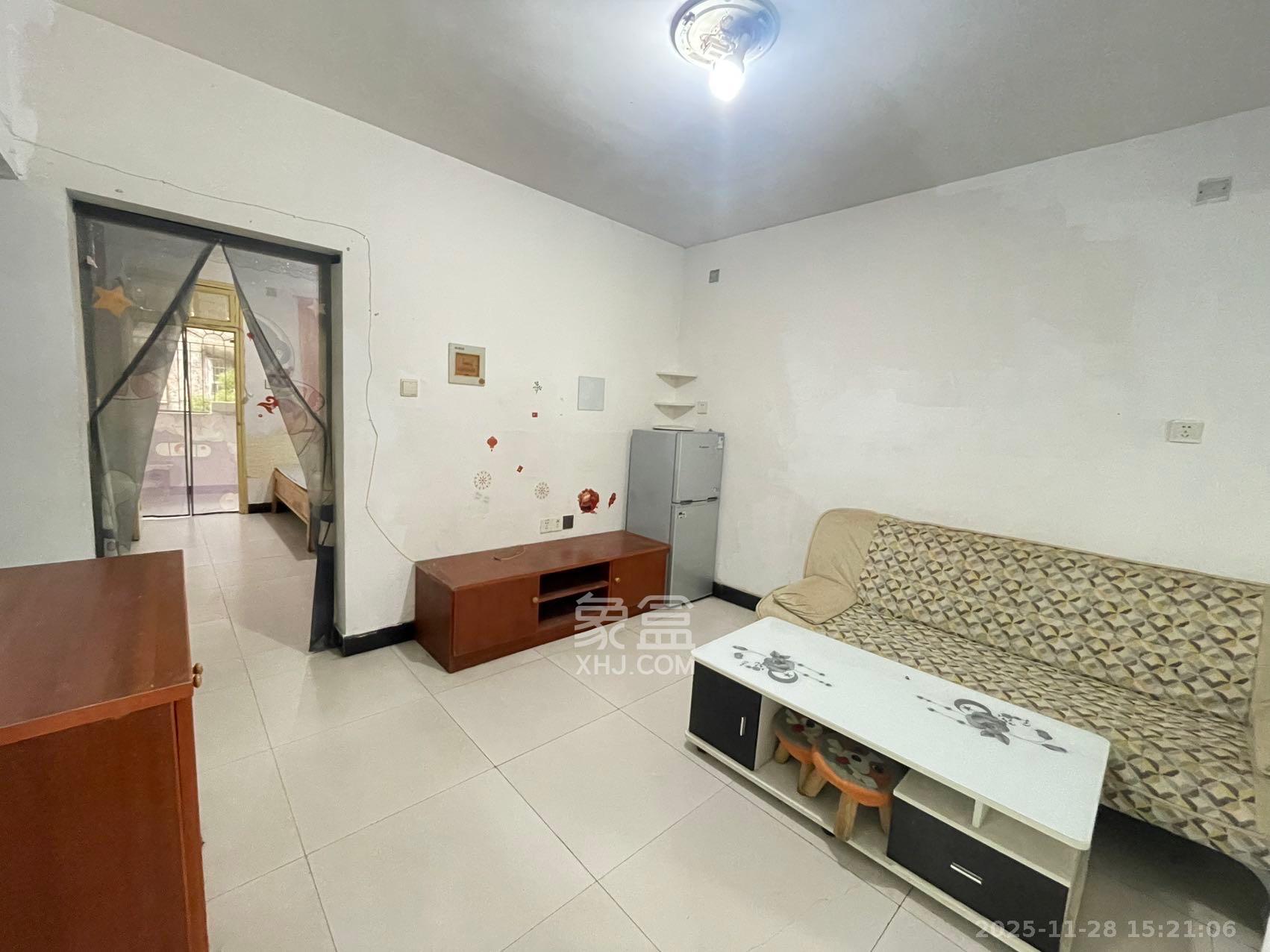 德政园  2室1厅1卫    1200.0元/月室内图