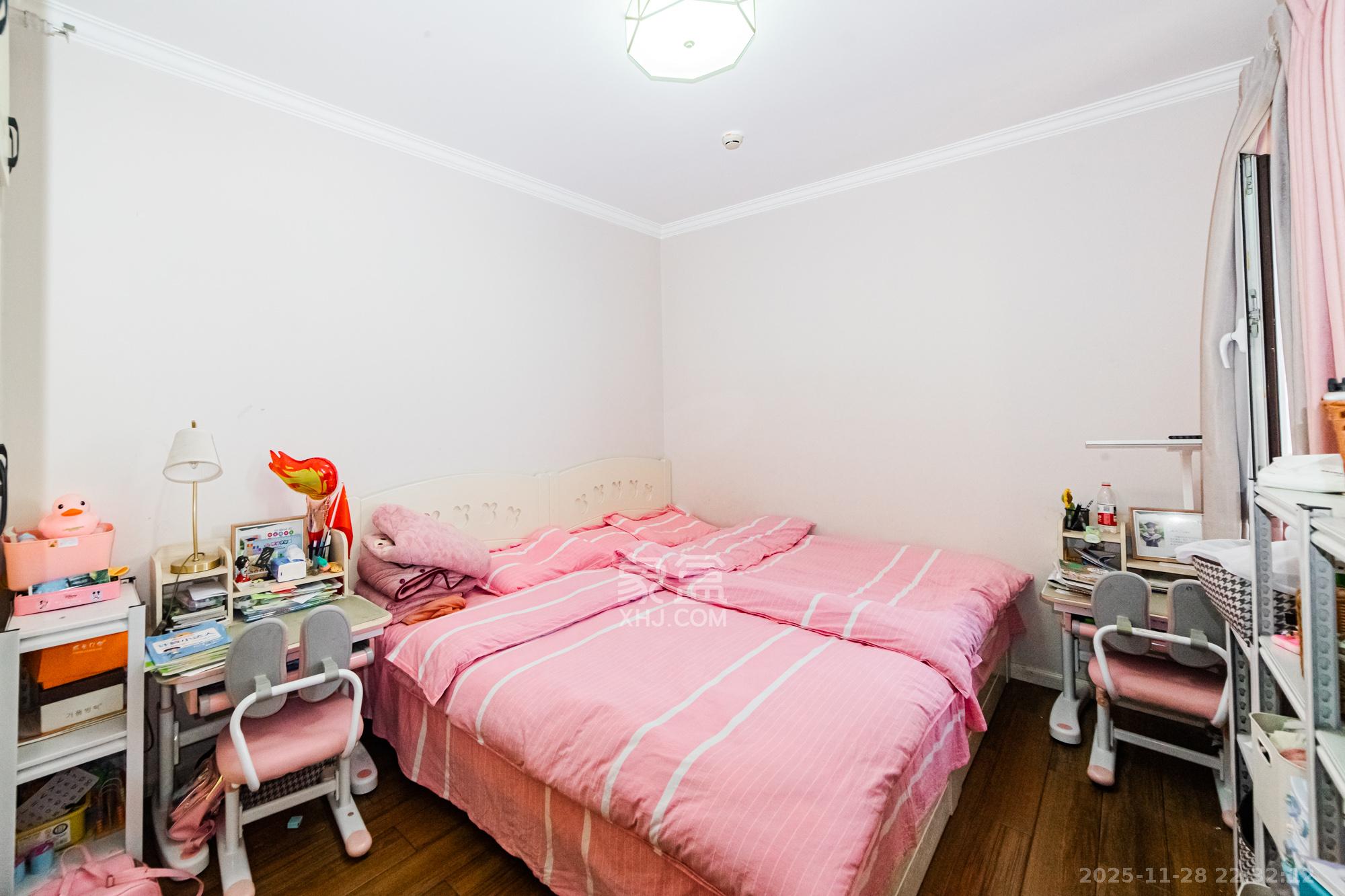 北辰三角洲C2区 3室2厅1卫 142.0万 北辰三角洲C2区 3室2厅1卫 142.0万卧室