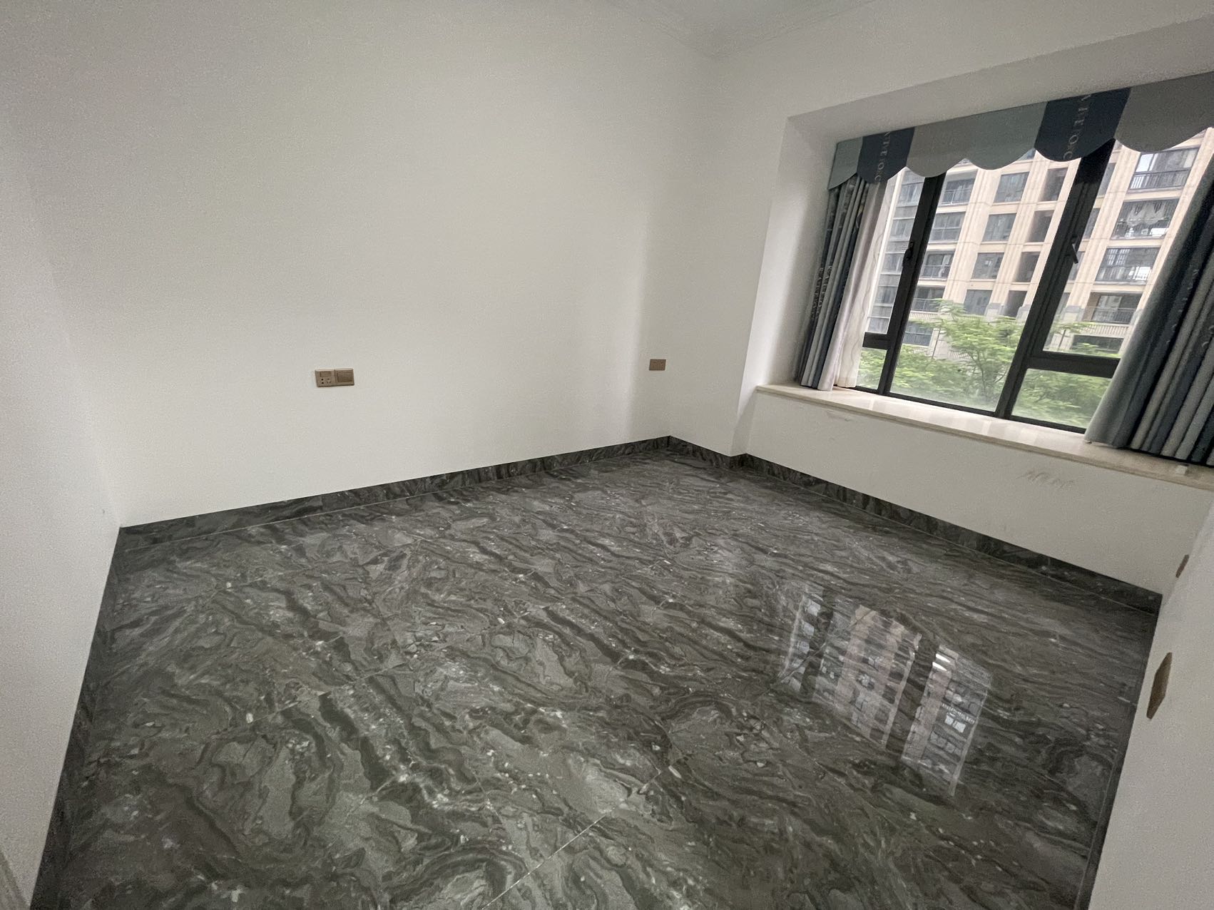 海航豪庭北苑 3室2厅2卫 4500.0元/月 海航豪庭北苑 3室2厅2卫 4500.0元/月室内图