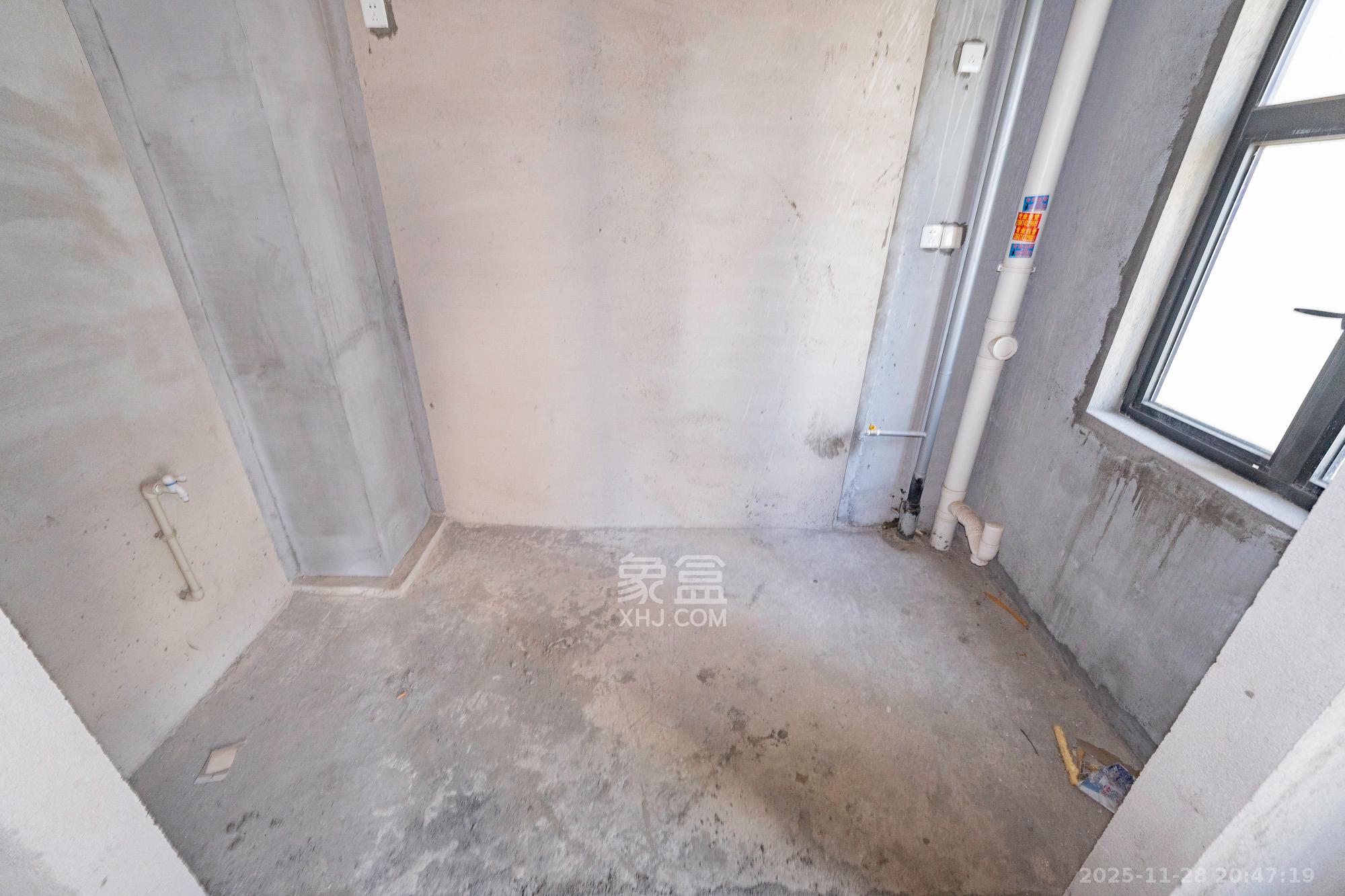 盛地东方芯府  4室2厅2卫    65.0万厨房