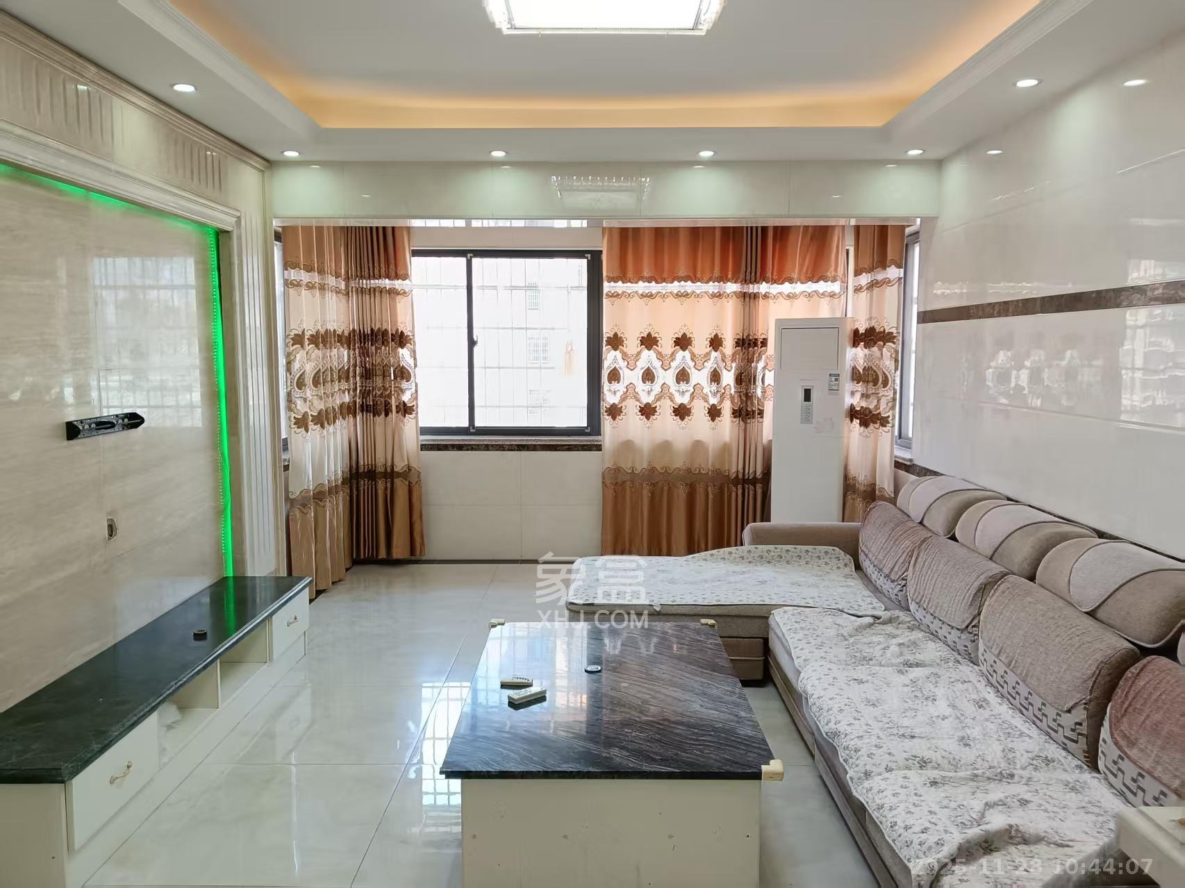 新远时代  3室2厅2卫    2100.0元/月