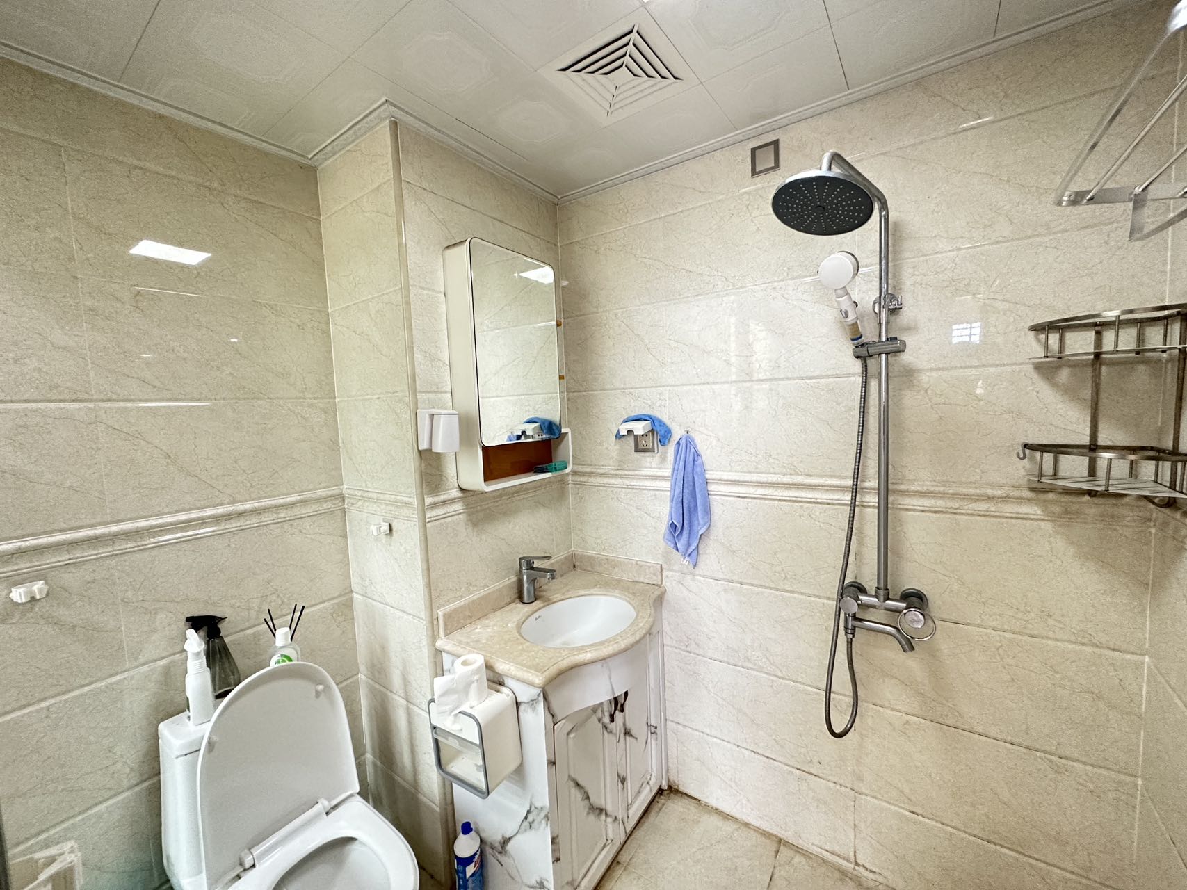 海阔天空-国瑞城四期(爵仕苑) 1室0厅1卫 2100.0元/月 海阔天空-国瑞城四期(爵仕苑) 1室0厅1卫 2100.0元/月室内图