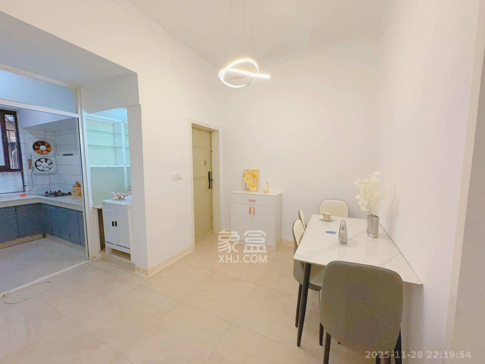 湘农桥社区 1室2厅1卫 2900.0元/月 湘农桥社区 1室2厅1卫 2900.0元/月室内图