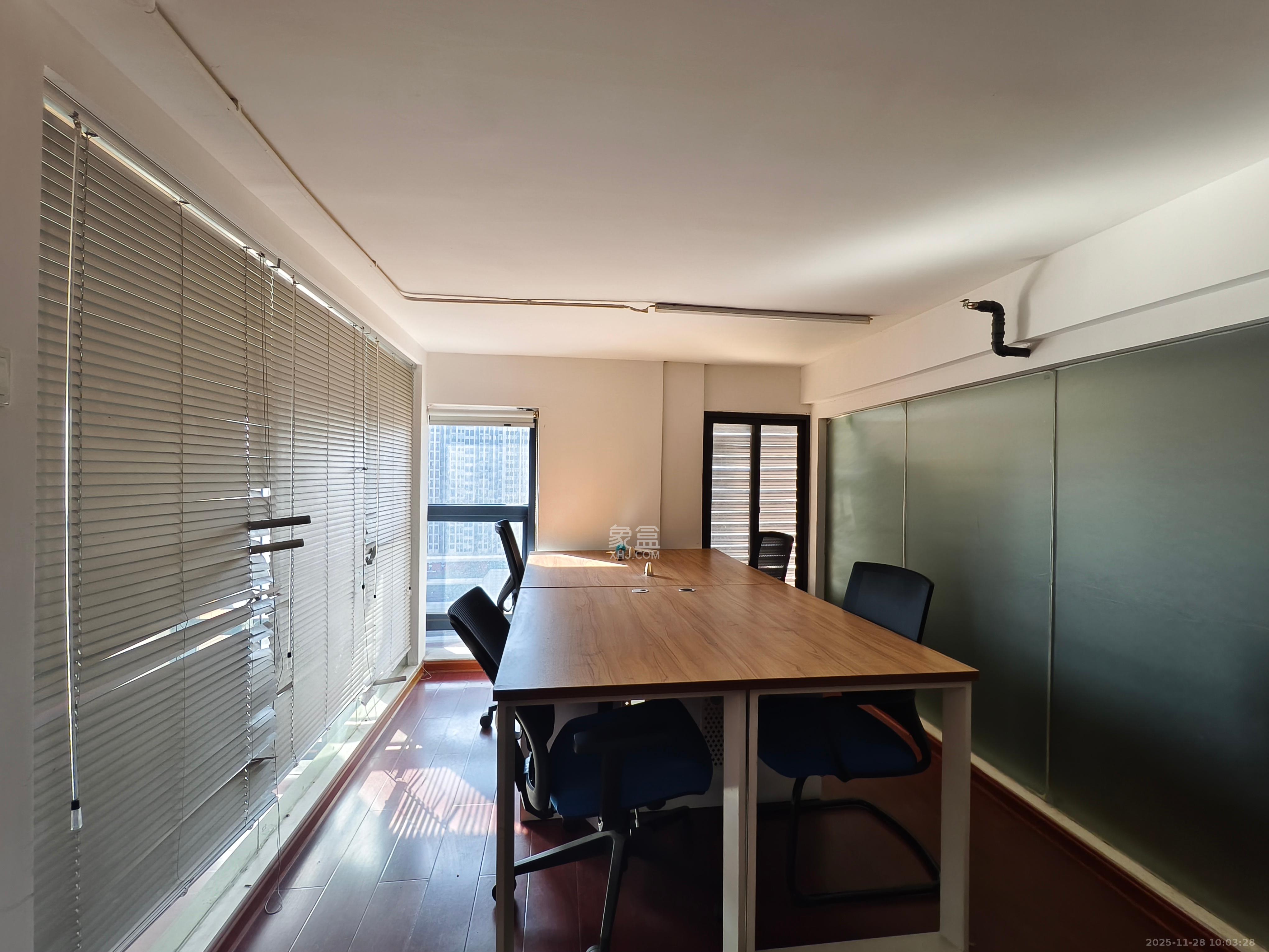 新世界创邸   192.0㎡      9000.0元/月室内图