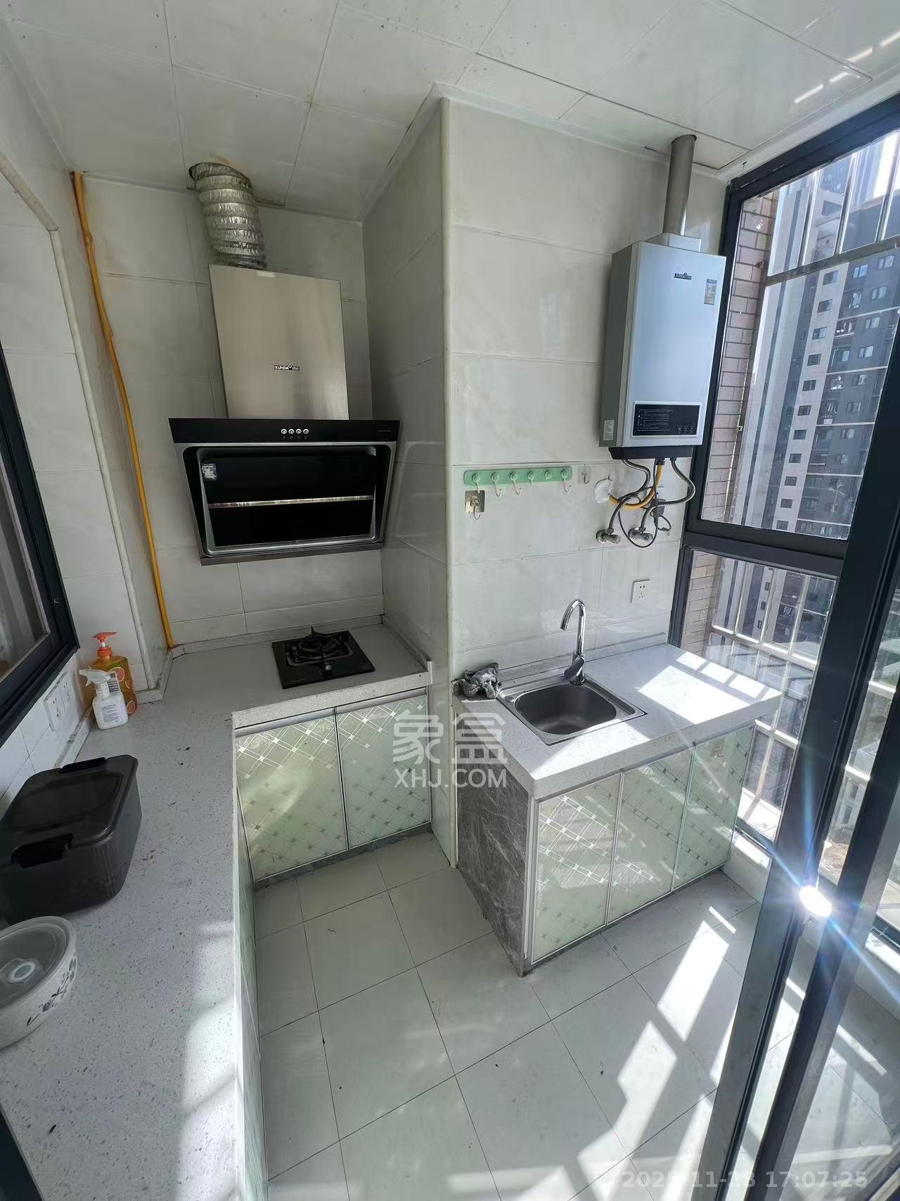 和馨园 1室1厅1卫 1500.0元/月 和馨园 1室1厅1卫 1500.0元/月室内图