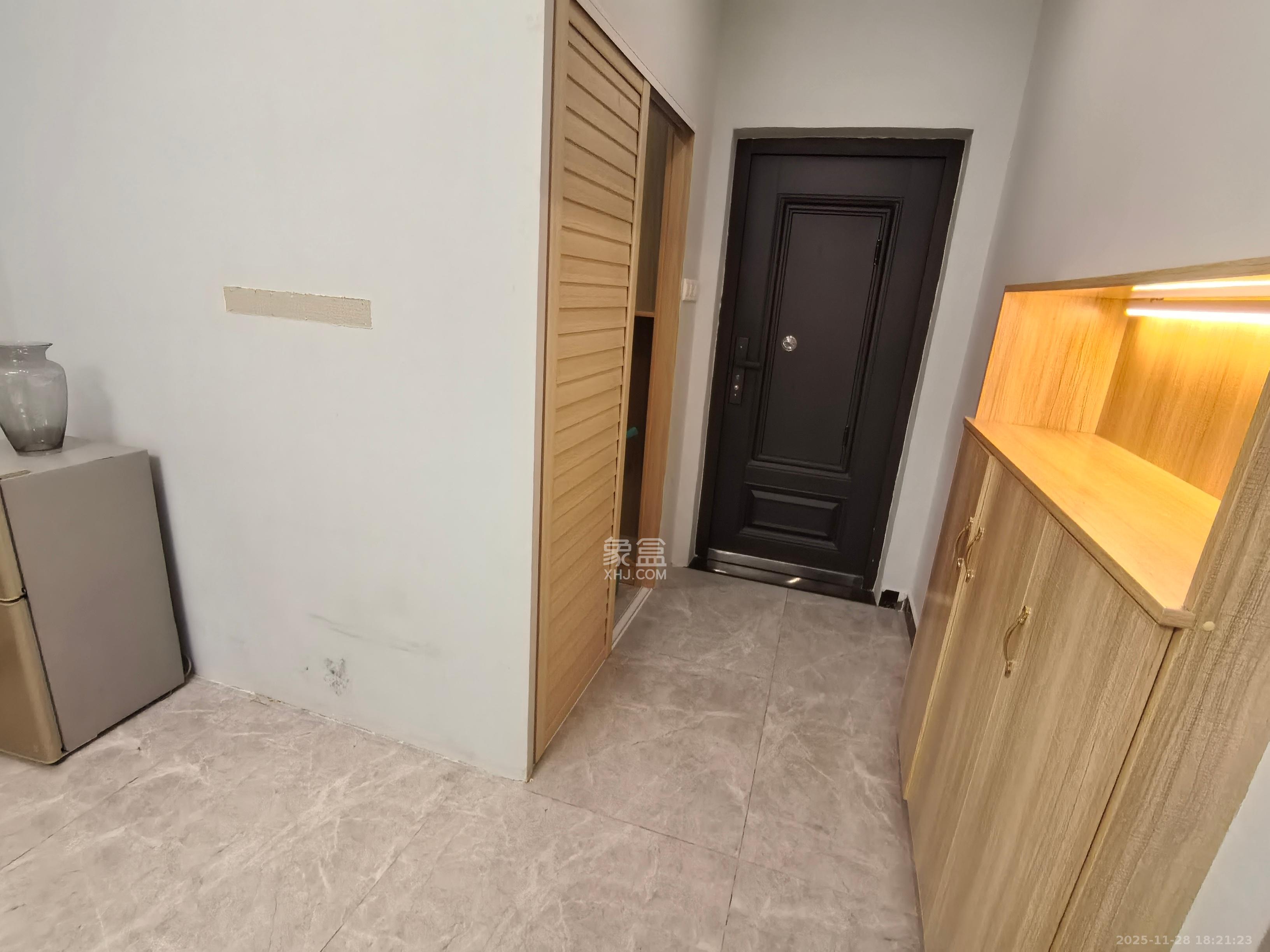 锦泰东环国际 1室1厅1卫 1800.0元/月 锦泰东环国际 1室1厅1卫 1800.0元/月室内图