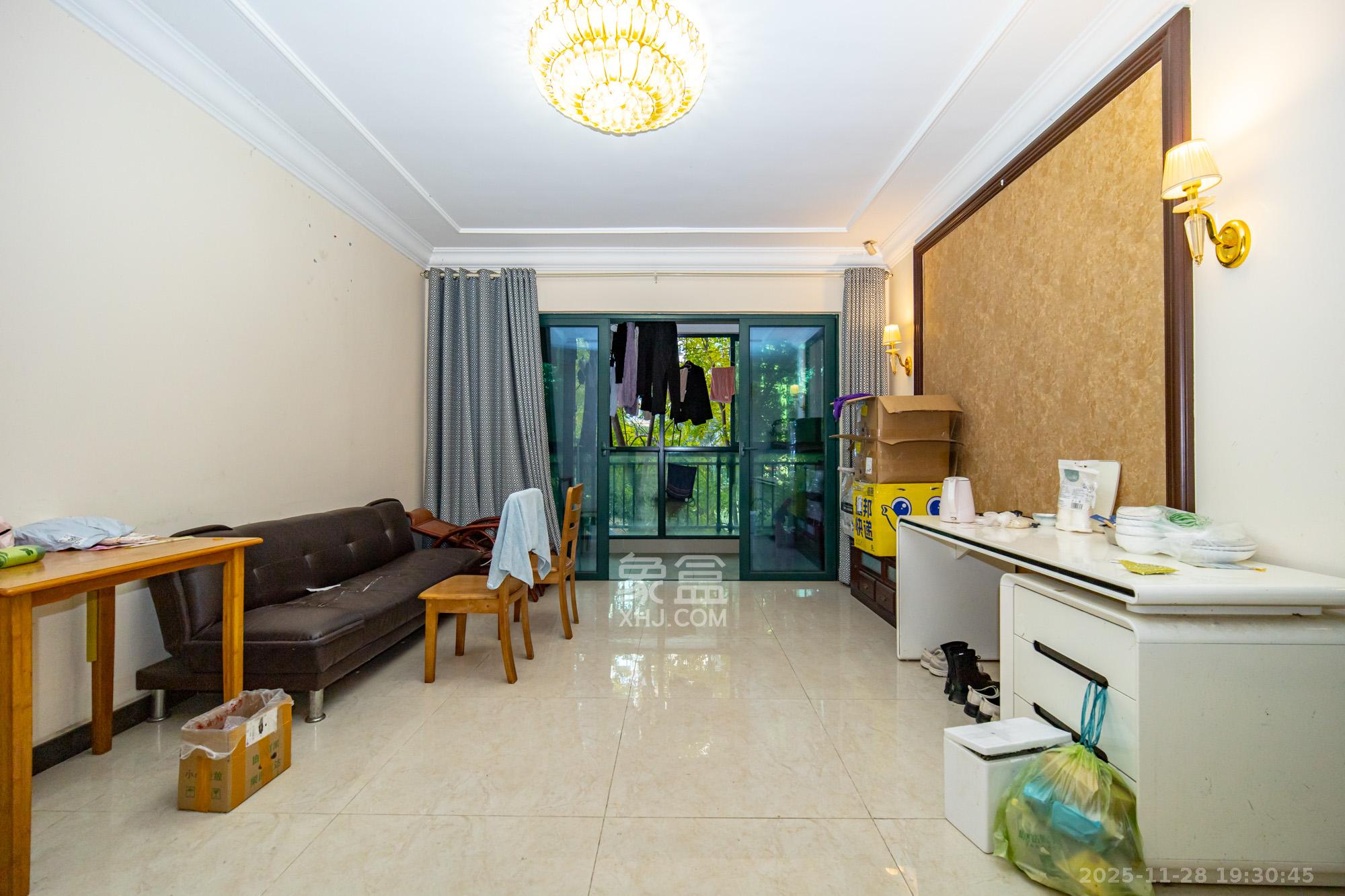 恒大雅苑 3室2厅2卫 78.0万 恒大雅苑 3室2厅2卫 78.0万客厅