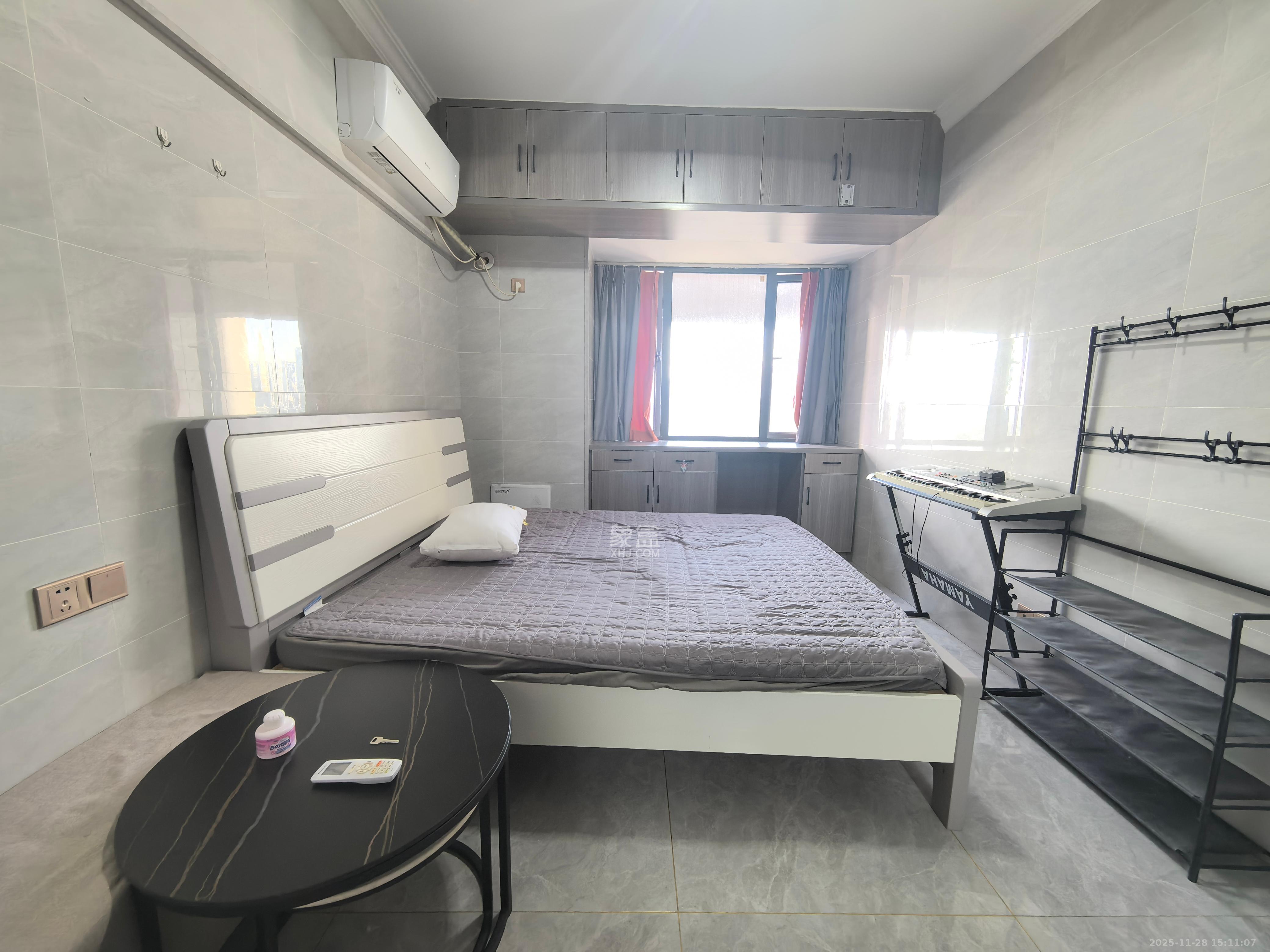 绿洲花园  1室1厅1卫    1600.0元/月