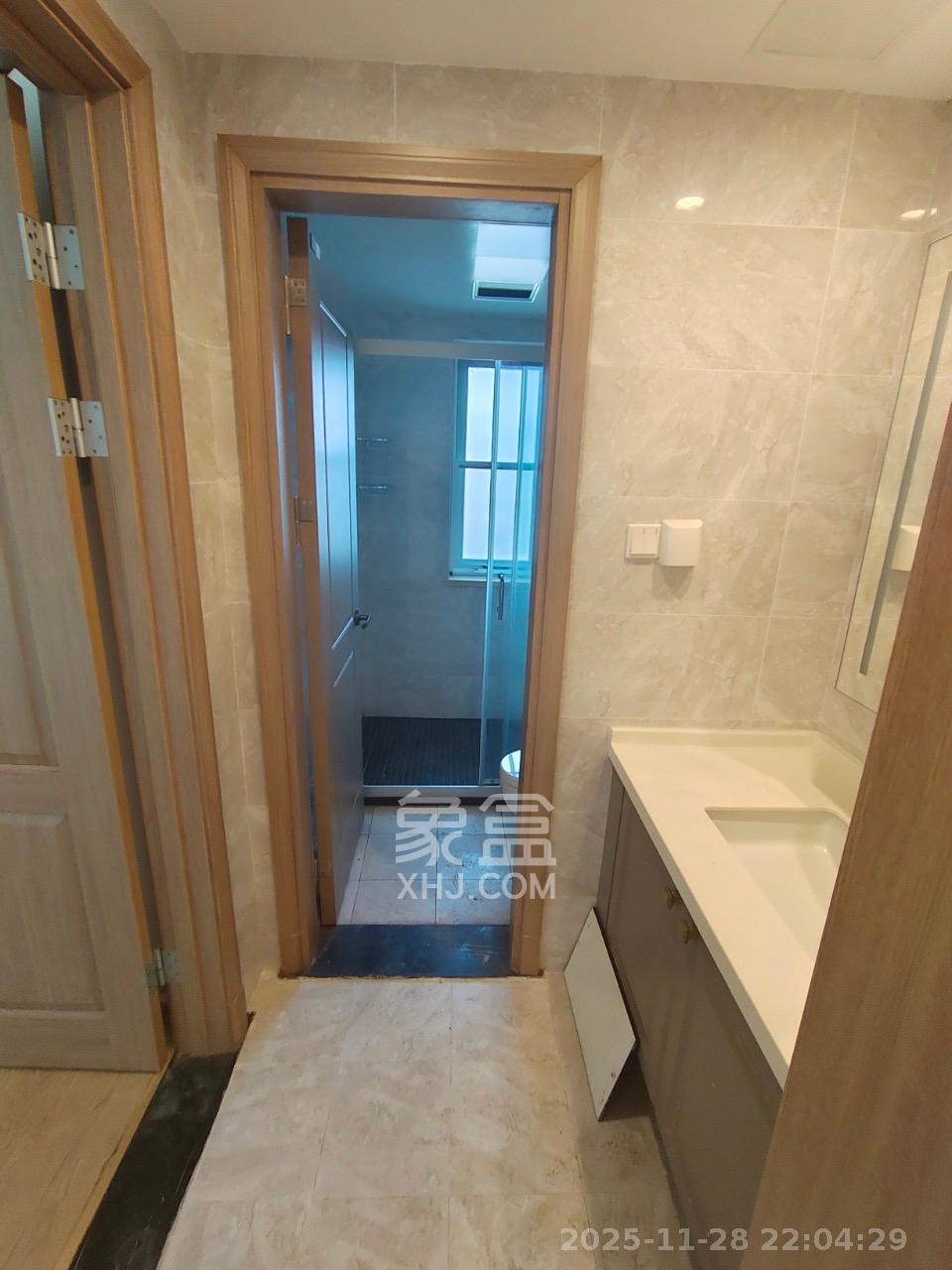 金地铂悦  4室2厅2卫    2300.0元/月室内图