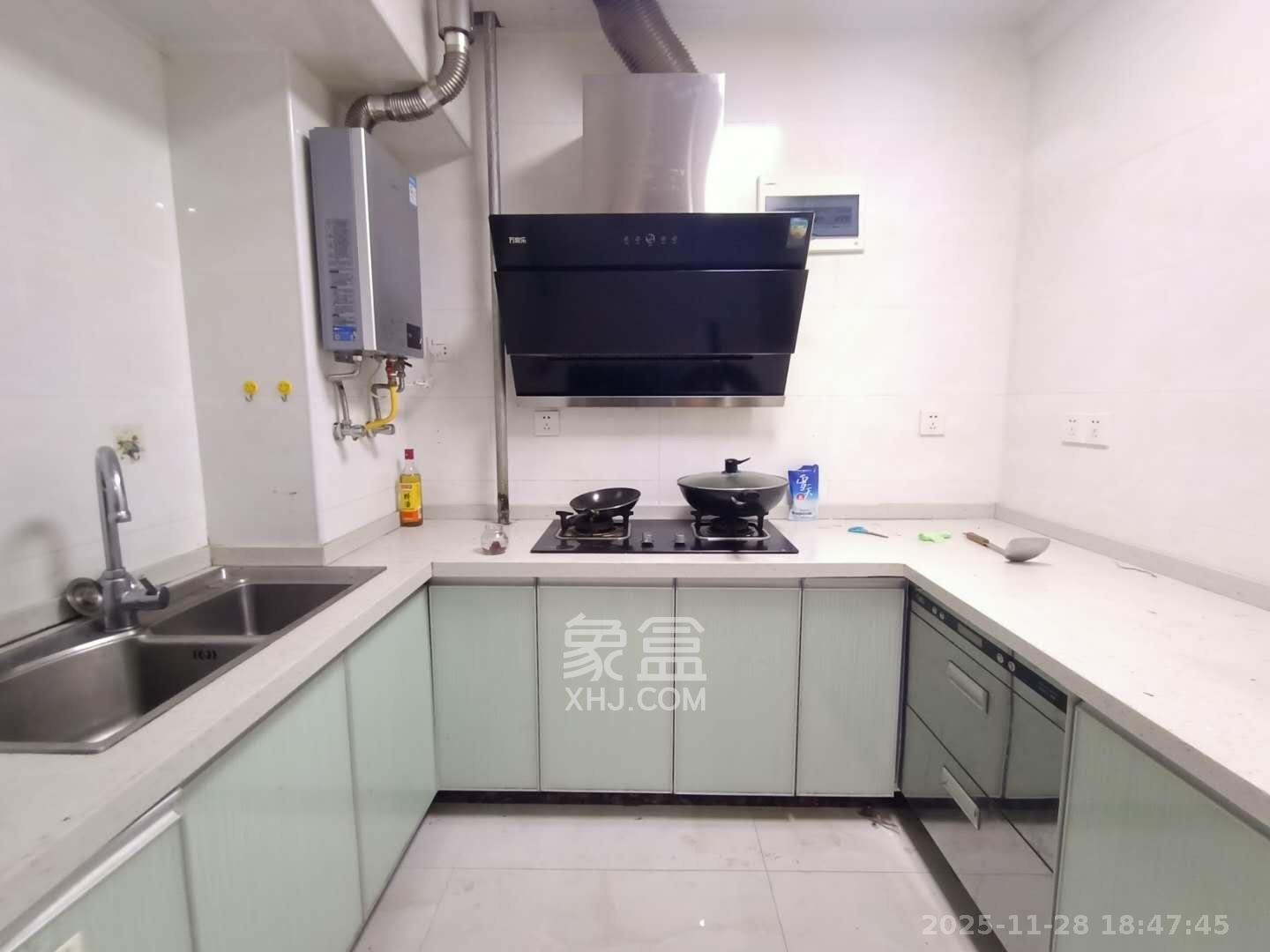 海洋半岛(月珑湾) 3室2厅1卫 2400.0元/月 海洋半岛(月珑湾) 3室2厅1卫 2400.0元/月室内图