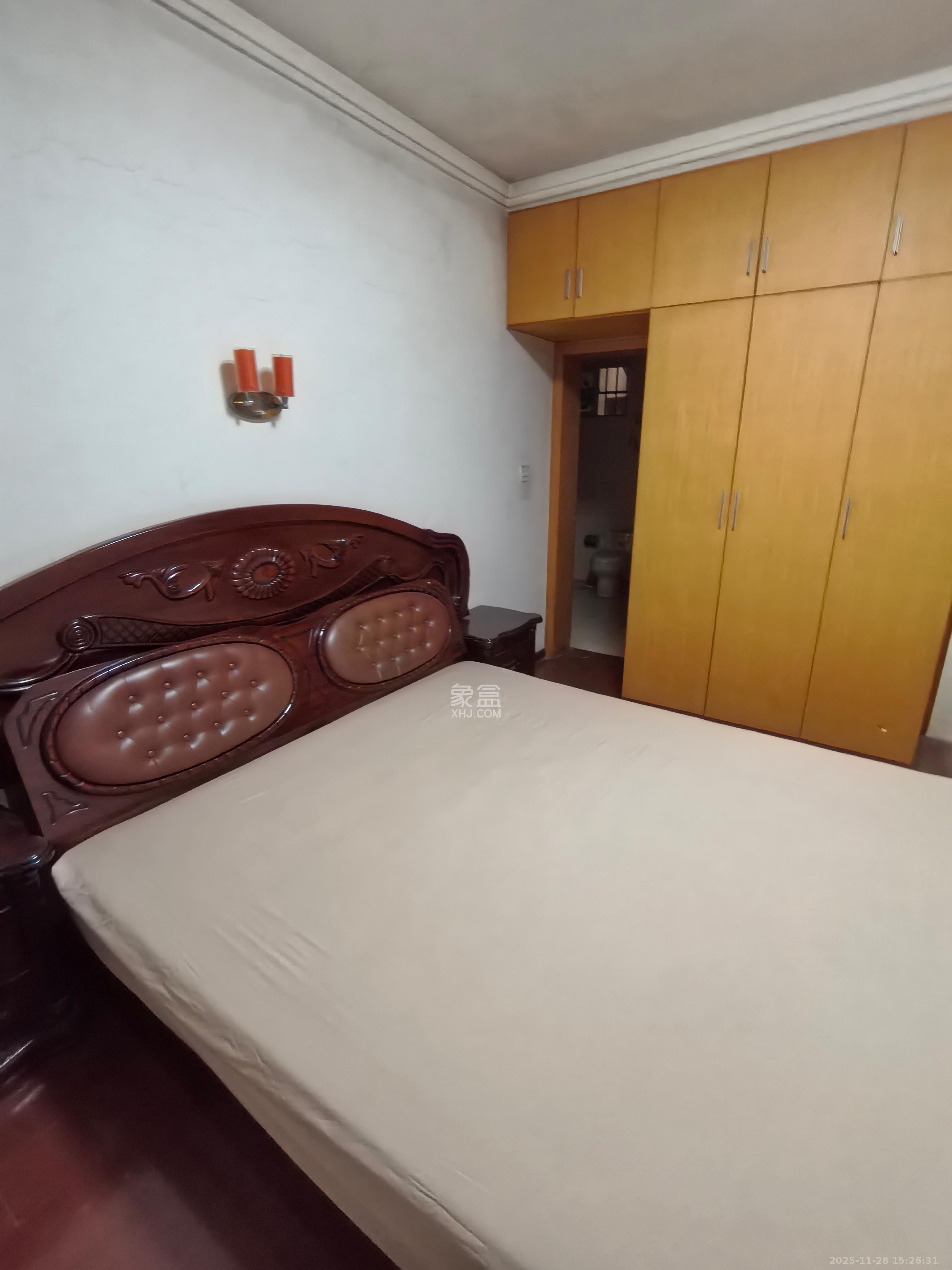 中南汽车世界 3室2厅1卫 1300.0元/月 中南汽车世界 3室2厅1卫 1300.0元/月室内图