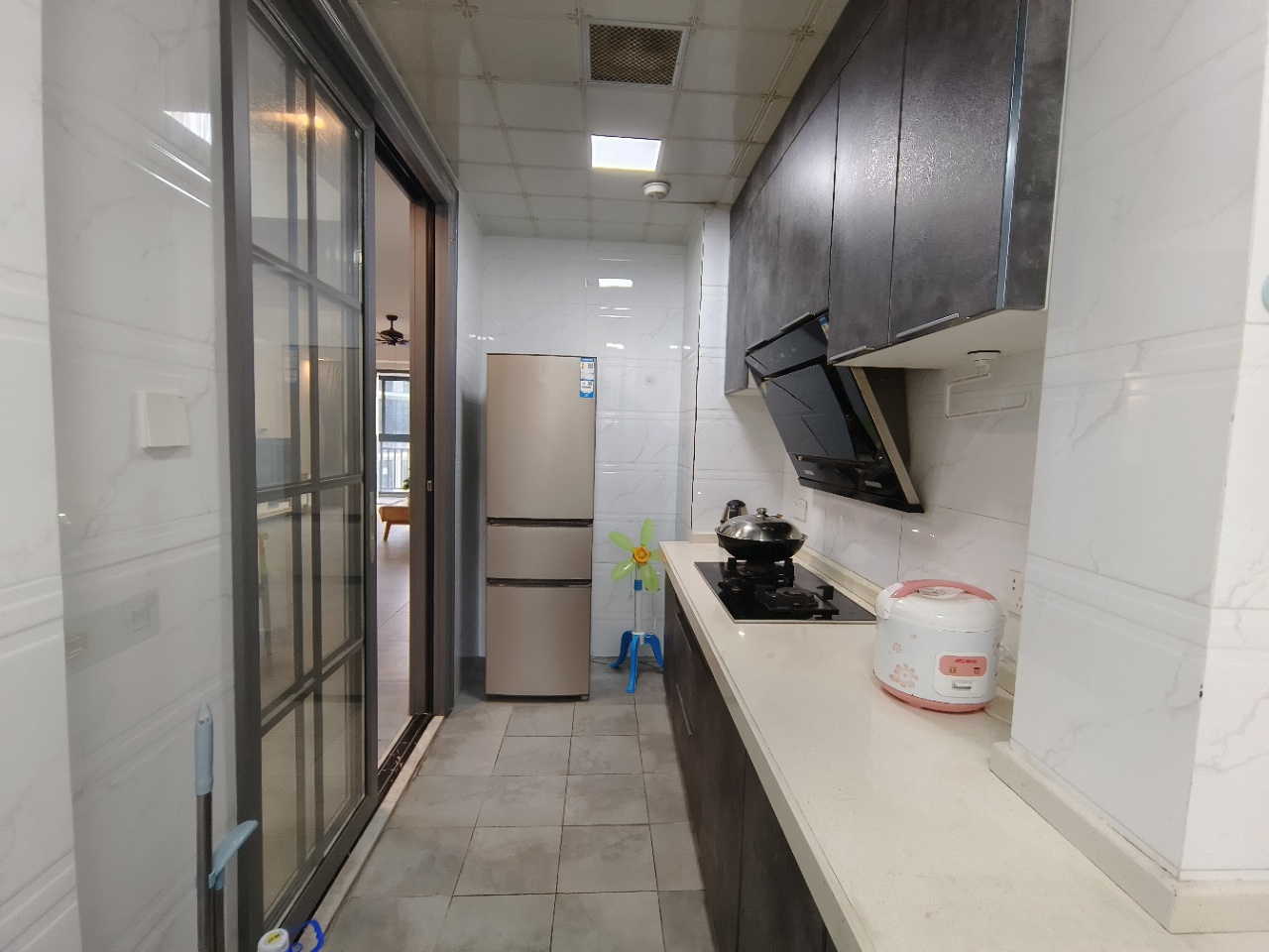 海航豪庭南苑 3室2厅2卫 268.0万 海航豪庭南苑 3室2厅2卫 268.0万客厅