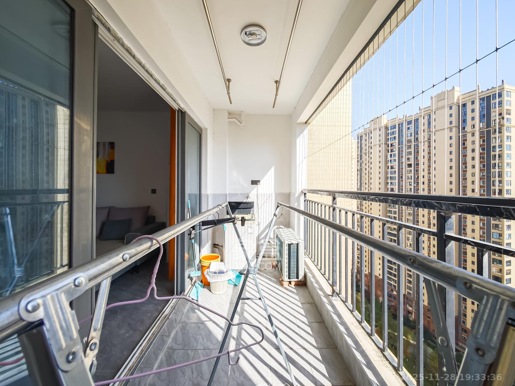 福晟钱隆国际（晟冉景苑）  4室2厅2卫    118.0万阳台