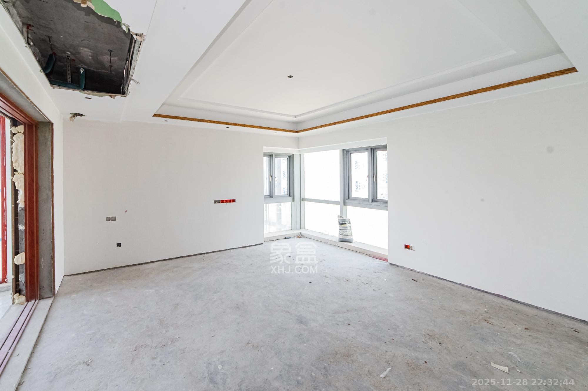 北辰定江洋 4室2厅2卫 648.0万 北辰定江洋 4室2厅2卫 648.0万卧室