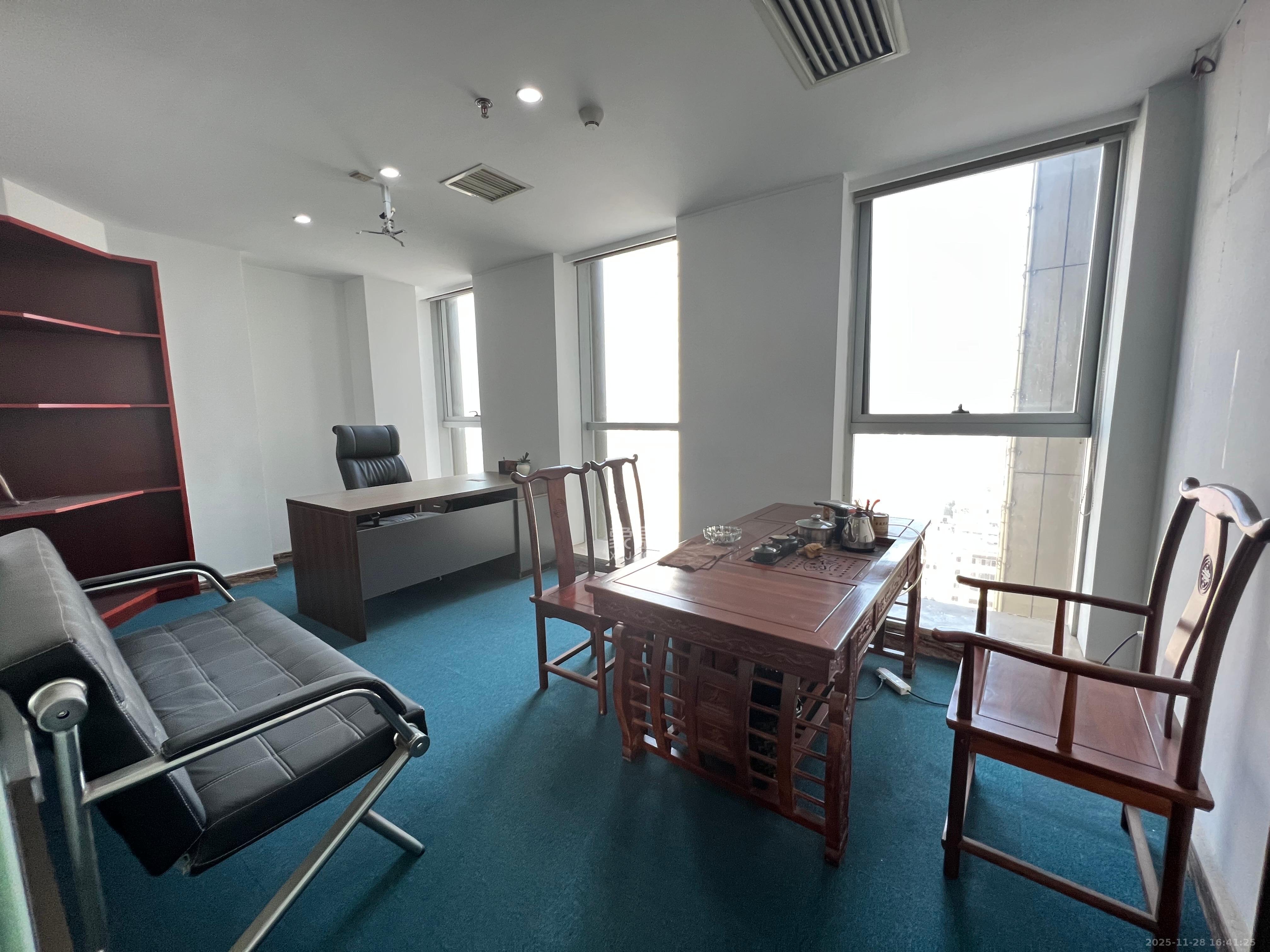 铭诚摩根  3室2厅0卫    8200.0元/月室内图