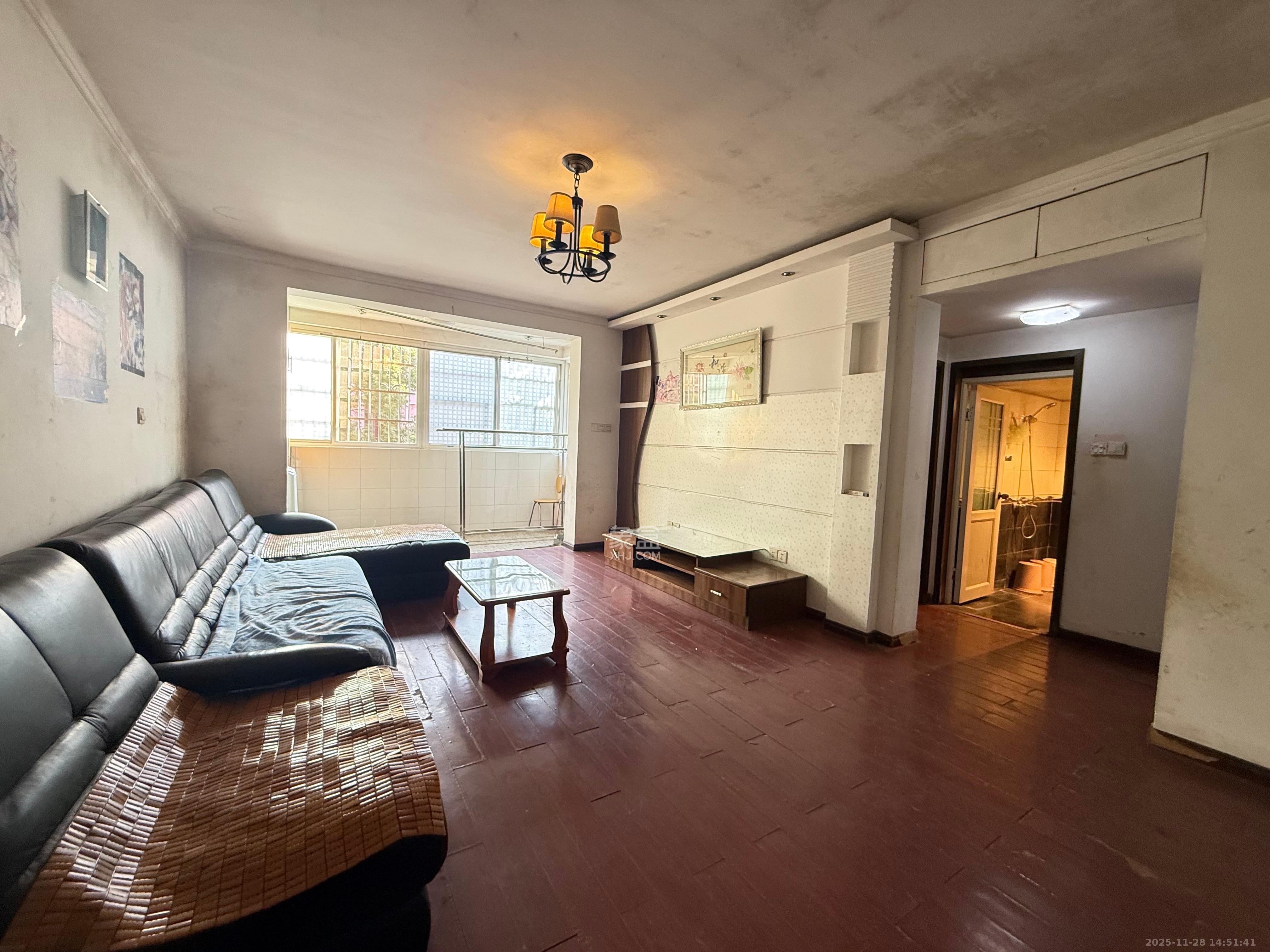 新星小区 3室2厅1卫 1700.0元/月 新星小区 3室2厅1卫 1700.0元/月室内图