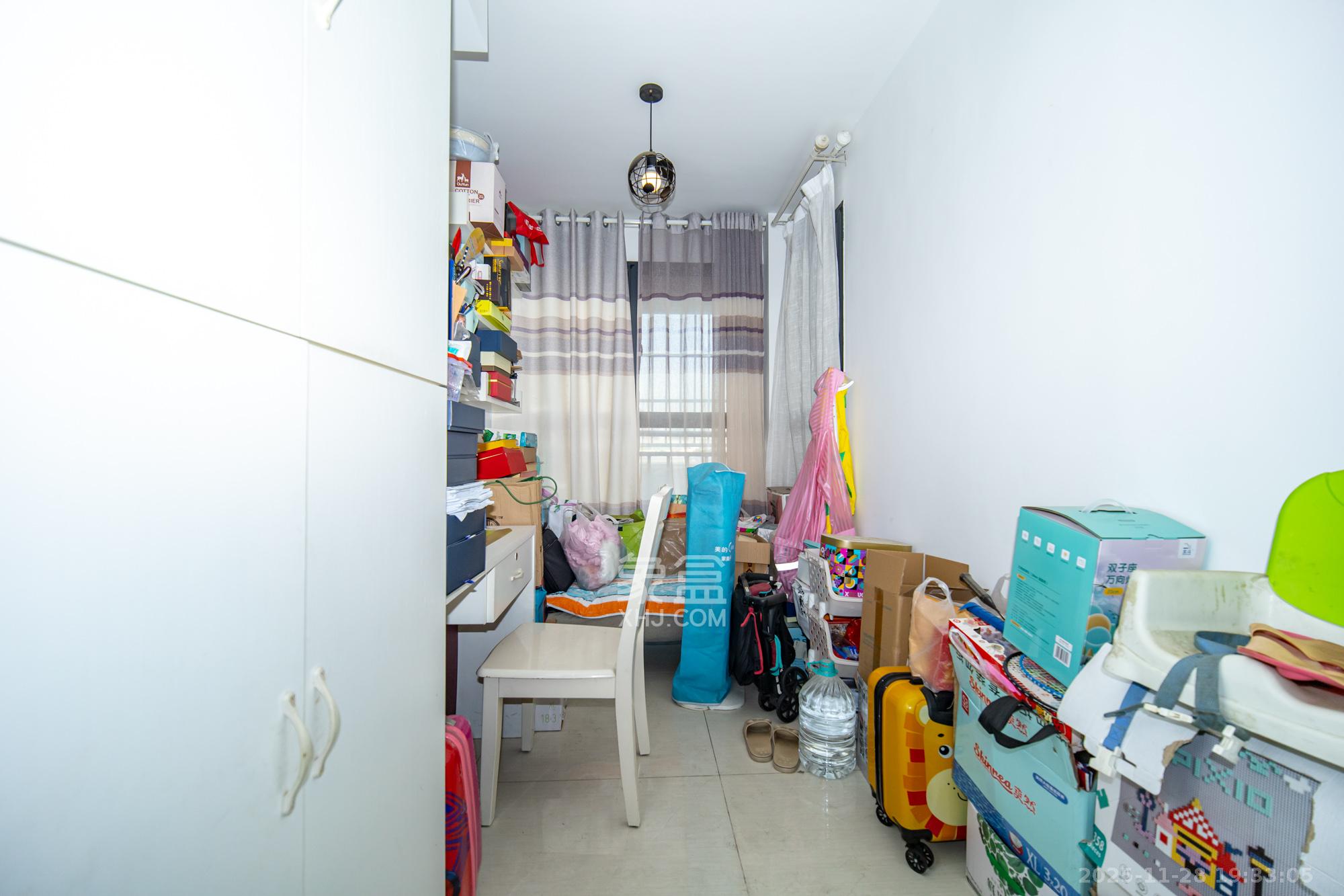 长永佳苑 1室2厅1卫 52.8万 长永佳苑 1室2厅1卫 52.8万卧室