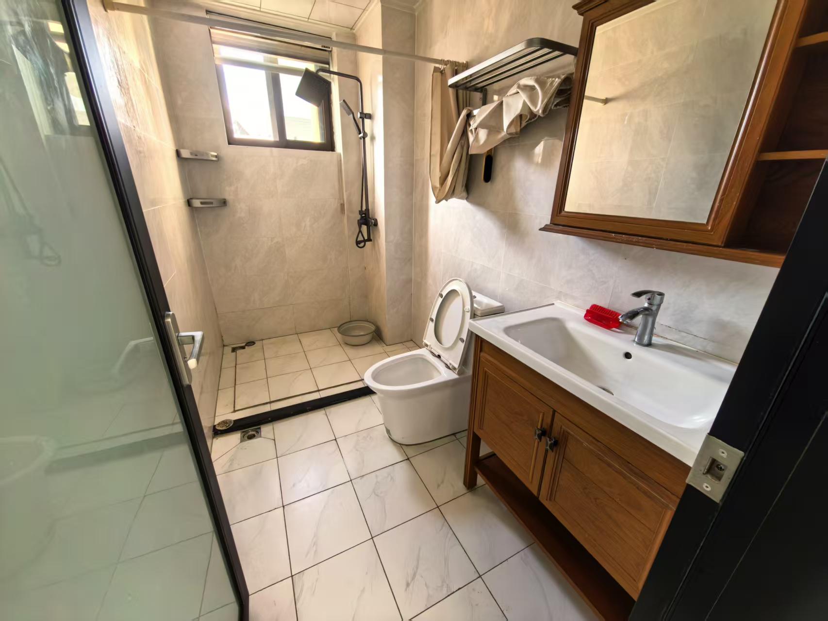 凤桐雅苑  3室2厅2卫    2800.0元/月