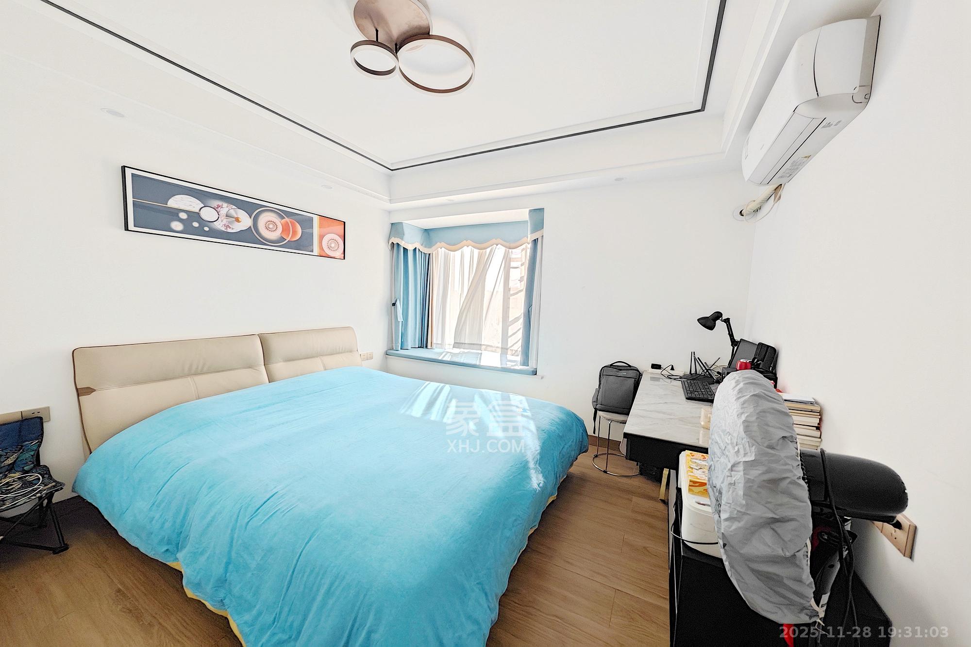 新城新世界四期柏樾  4室2厅2卫    163.8万卧室