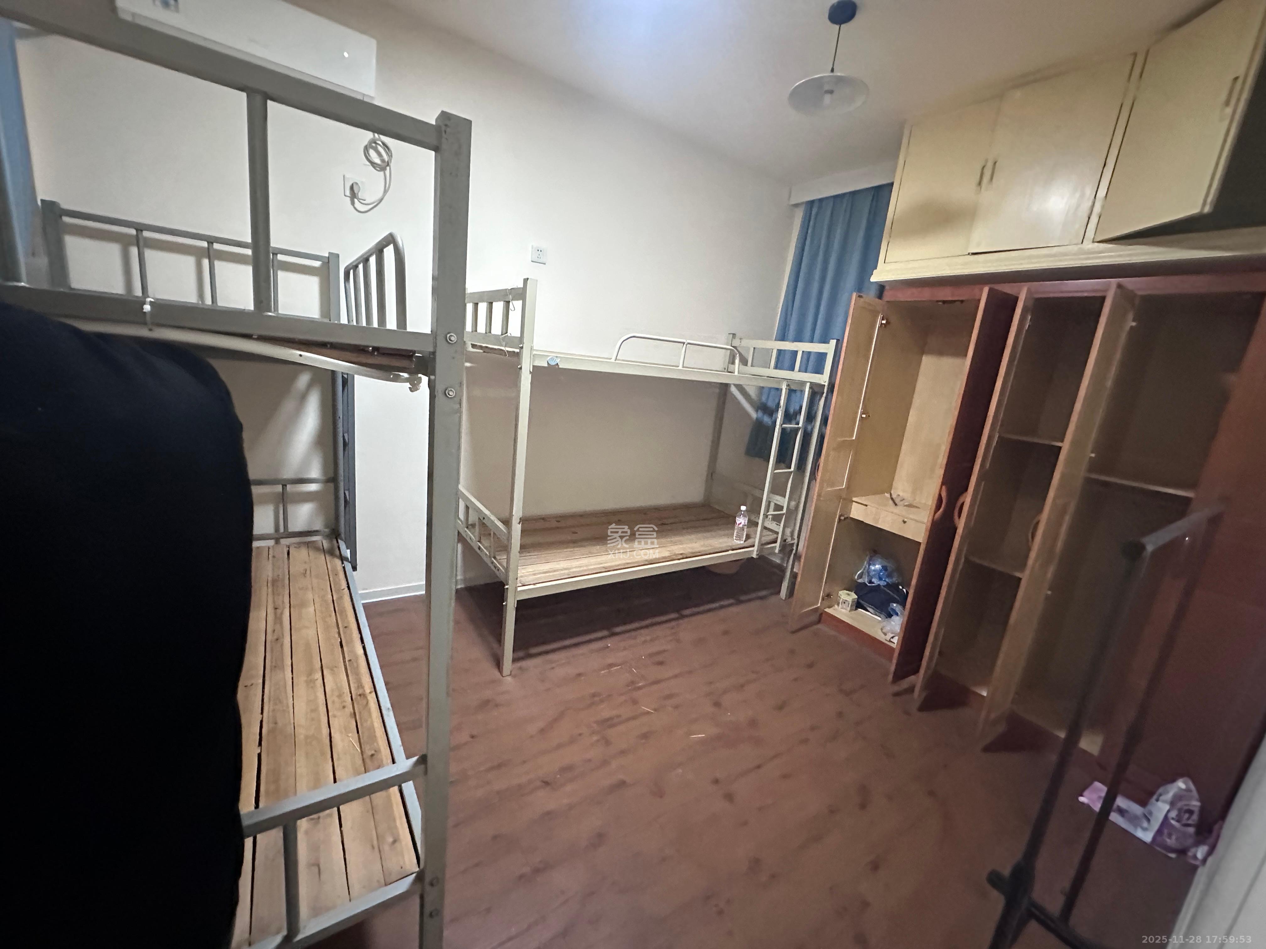 物贸宿舍  3室1厅1卫    3200.0元/月室内图