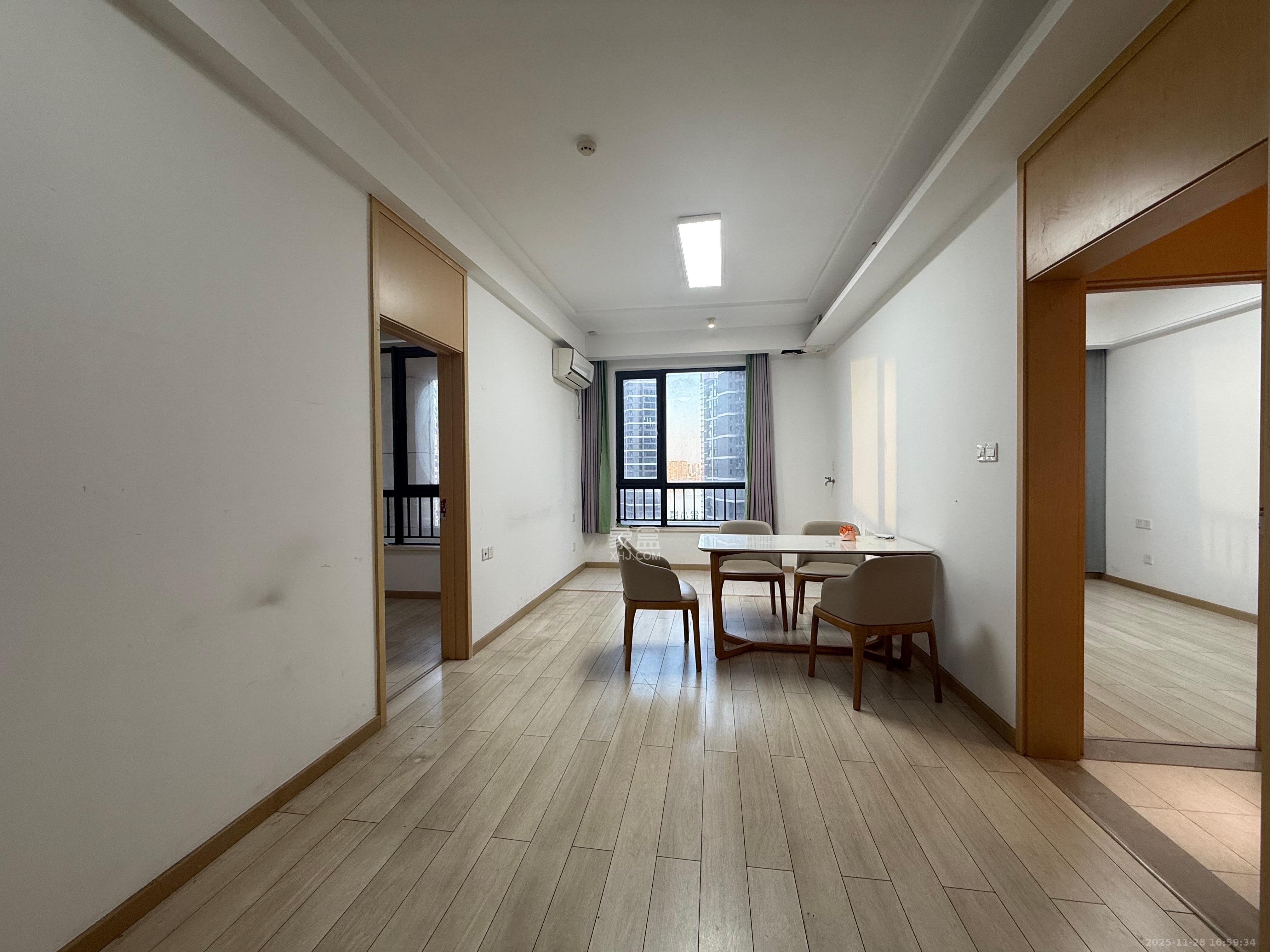 启迪协信中心  2室1厅1卫    2700.0元/月