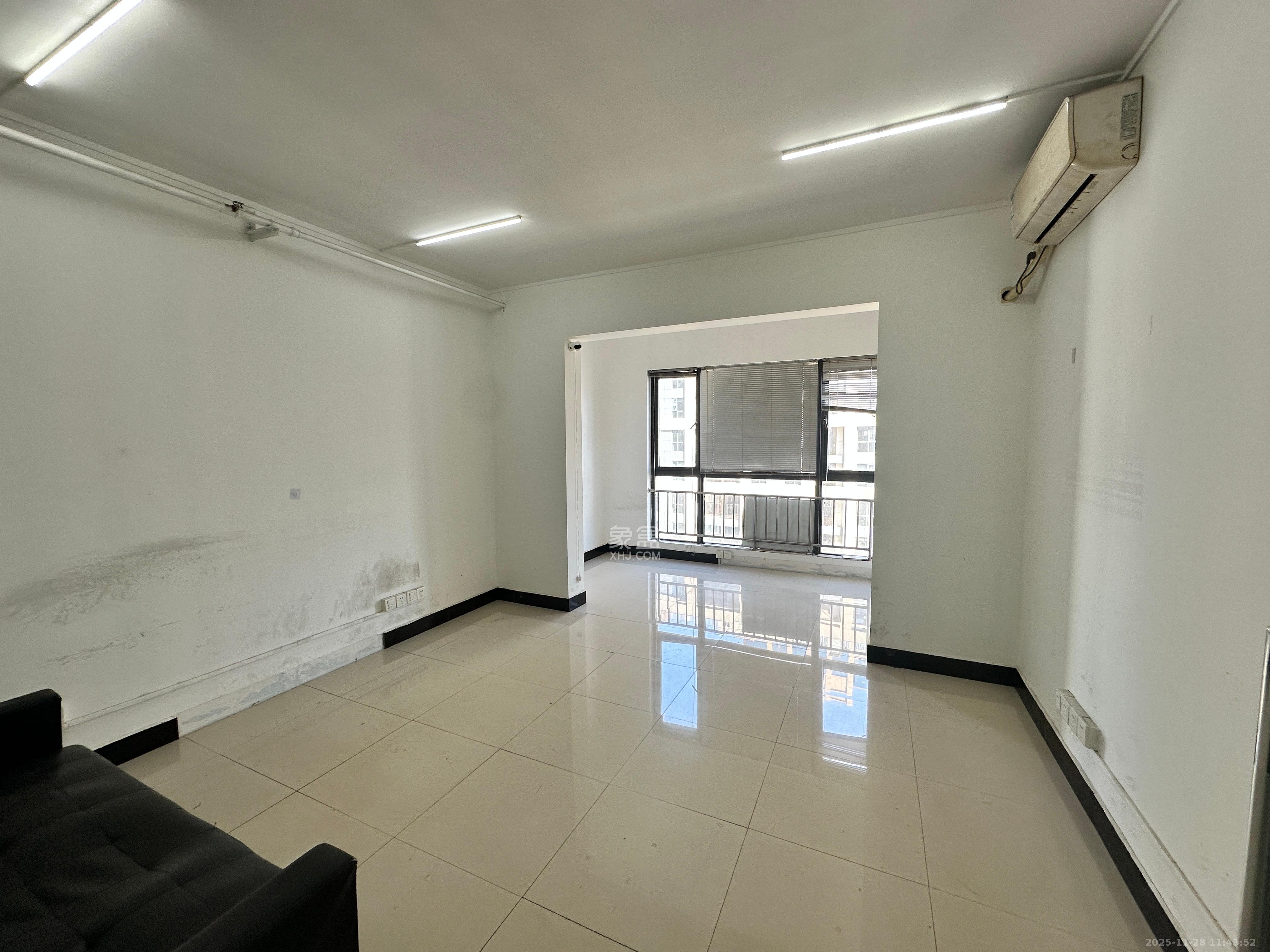 德思勤城市广场（宝格丽公寓）   100.0㎡      2200.0元/月室内图