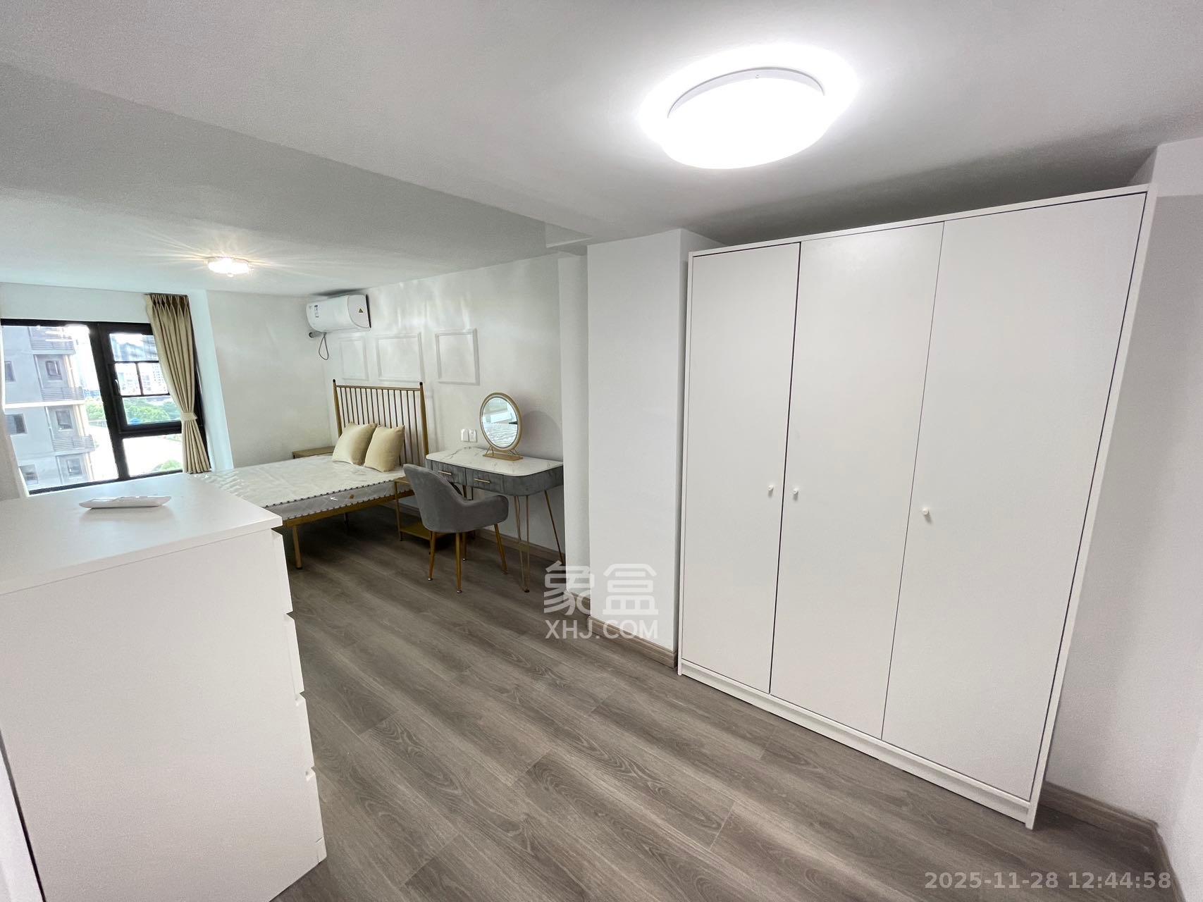 万科金色梦想A区  2室1厅1卫    2600.0元/月室内图