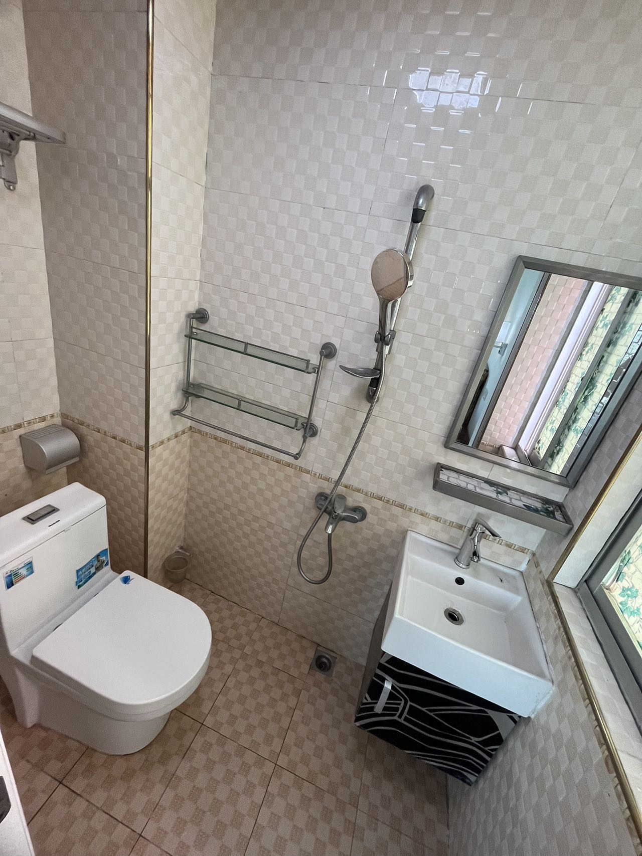 榜铭小区  3室2厅2卫    123.0万室内图