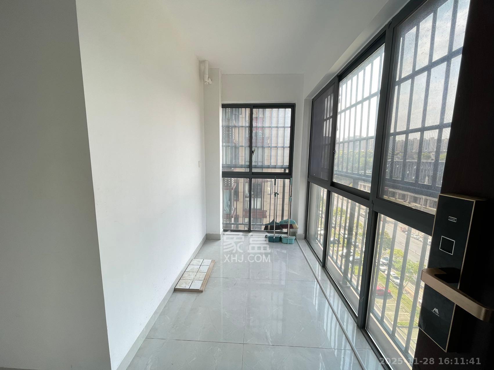 轻盐阳光CEO(轻盐雅苑)(轻奢时代)  3室2厅2卫    2300.0元/月室内图