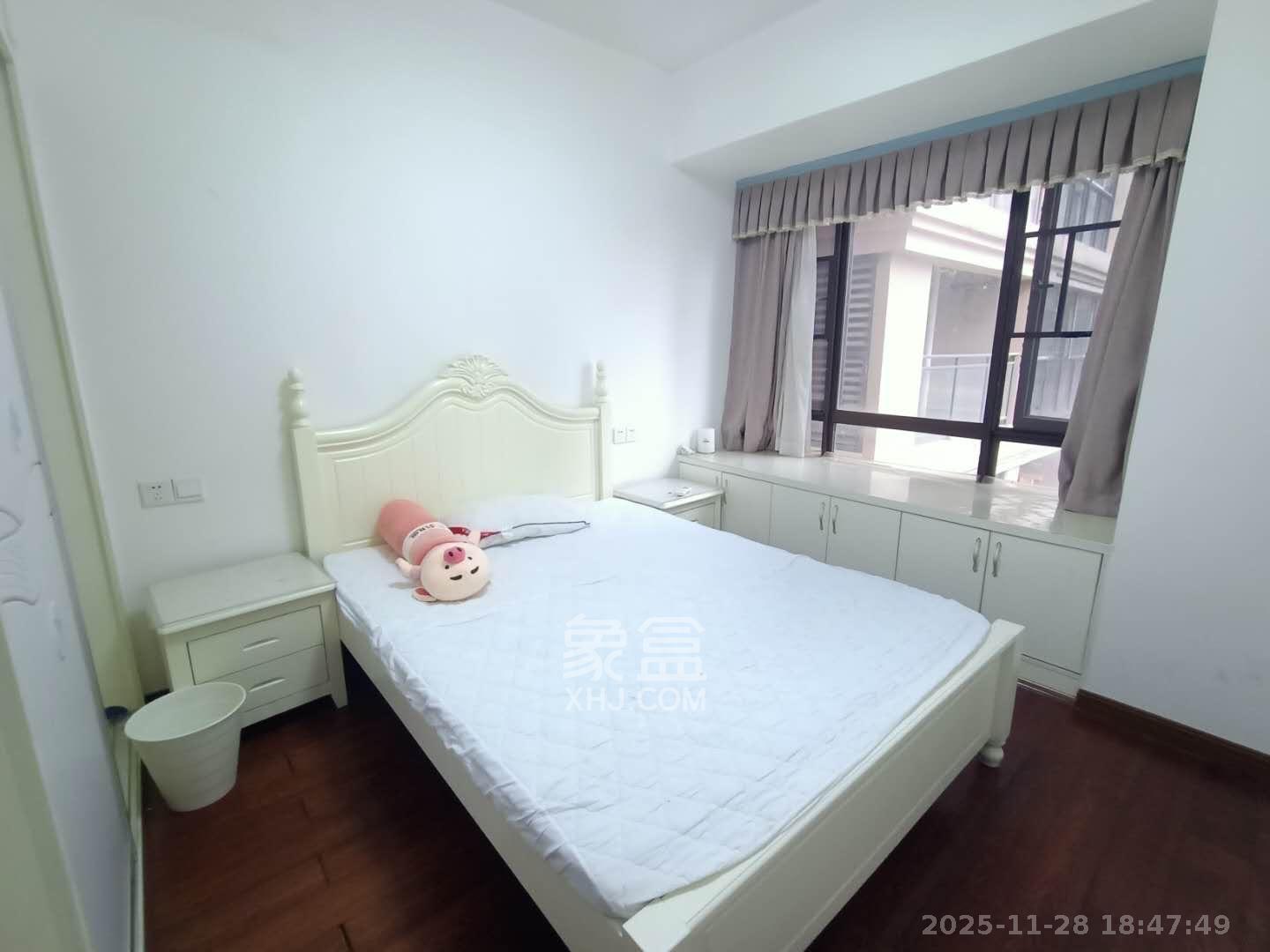 海洋半岛(月珑湾) 3室2厅1卫 2400.0元/月 海洋半岛(月珑湾) 3室2厅1卫 2400.0元/月室内图