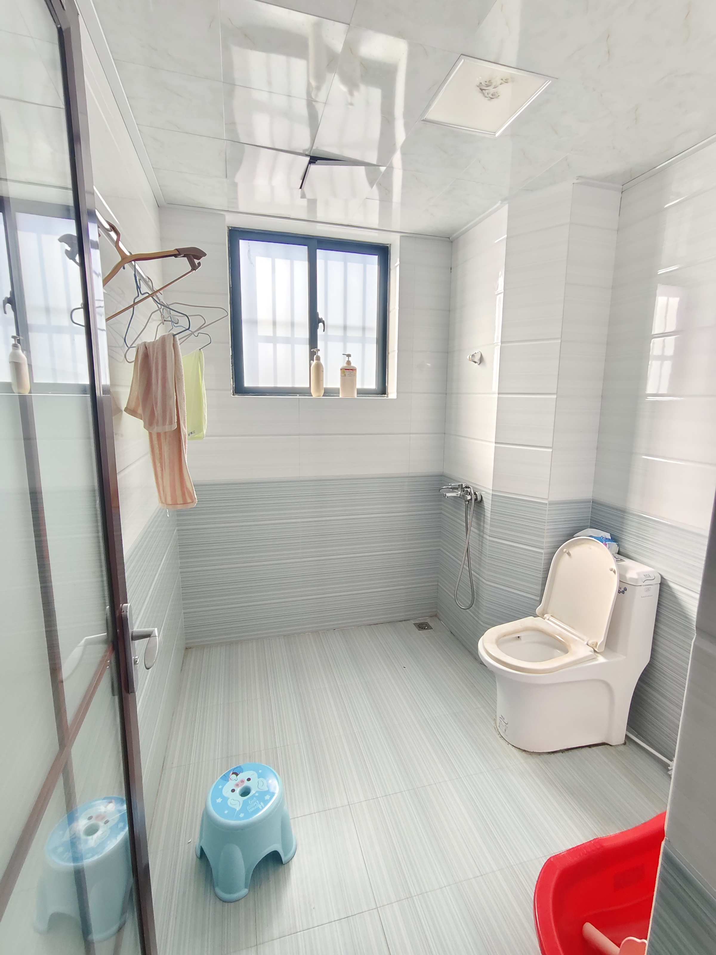 南海幸福城  3室2厅2卫    2800.0元/月室内图