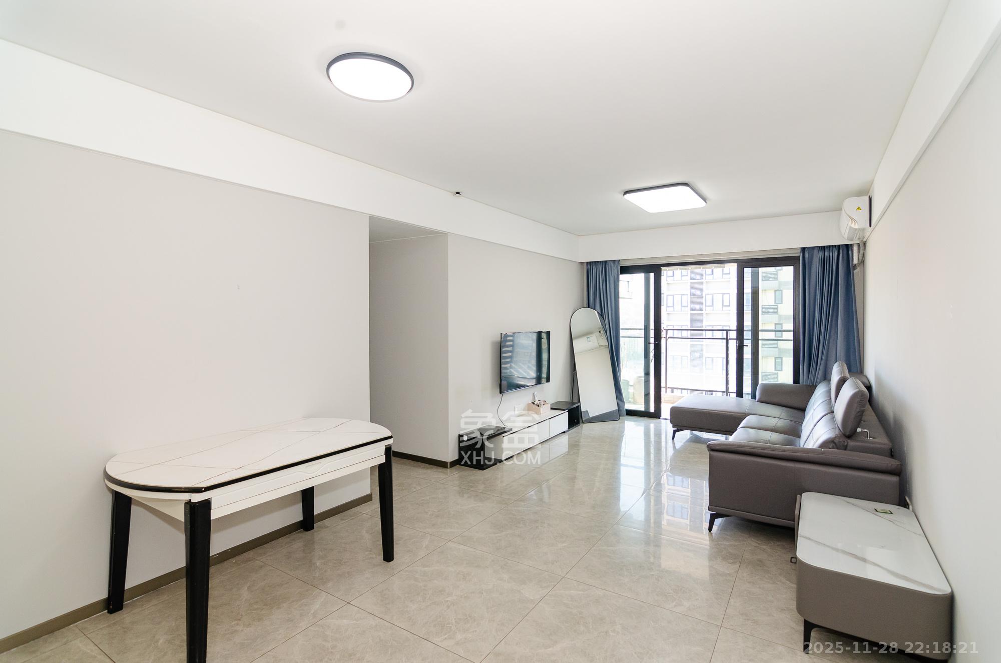 时代年华  3室2厅2卫    76.0万