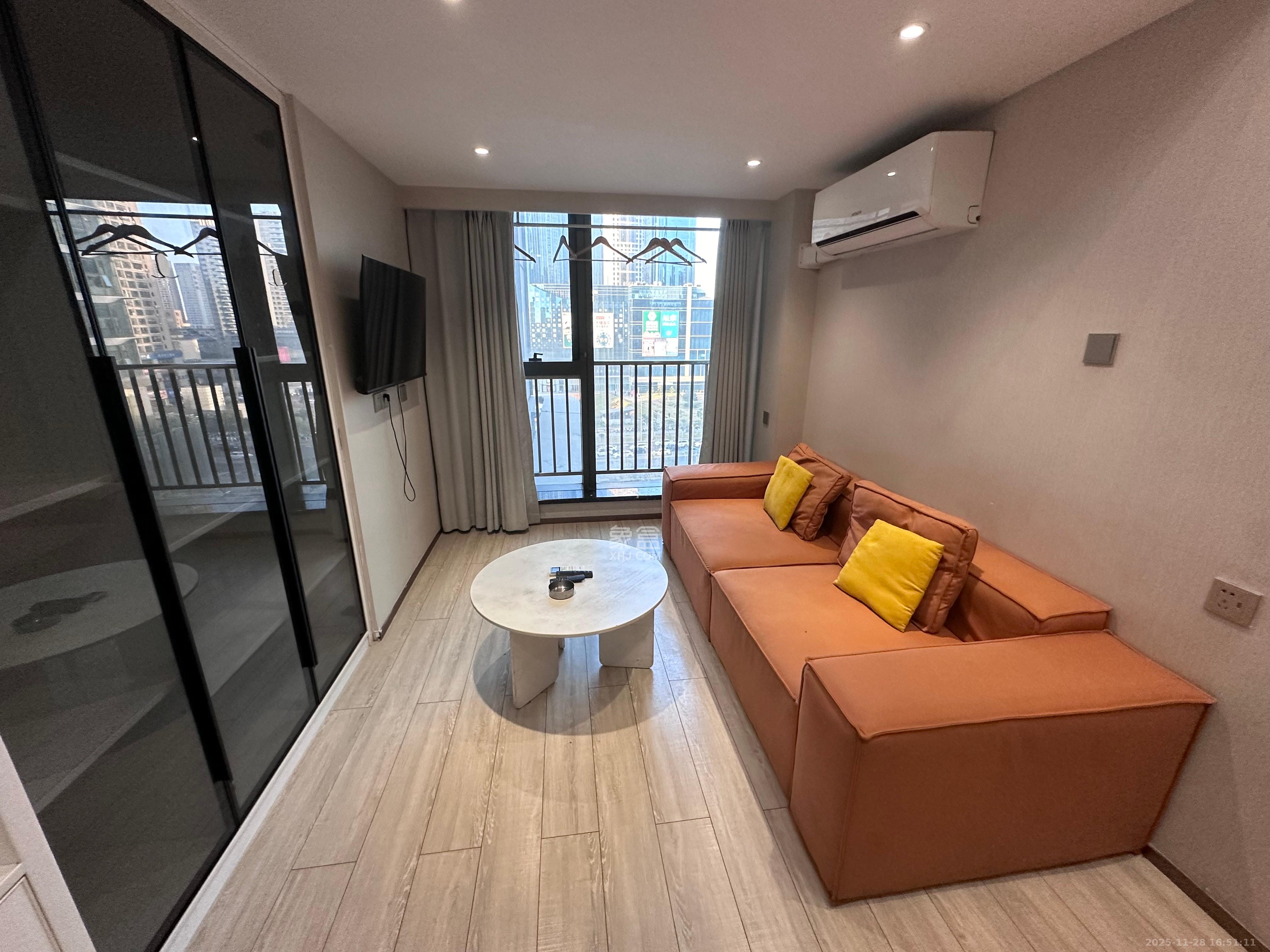 华远华时代  2室1厅1卫    2500.0元/月