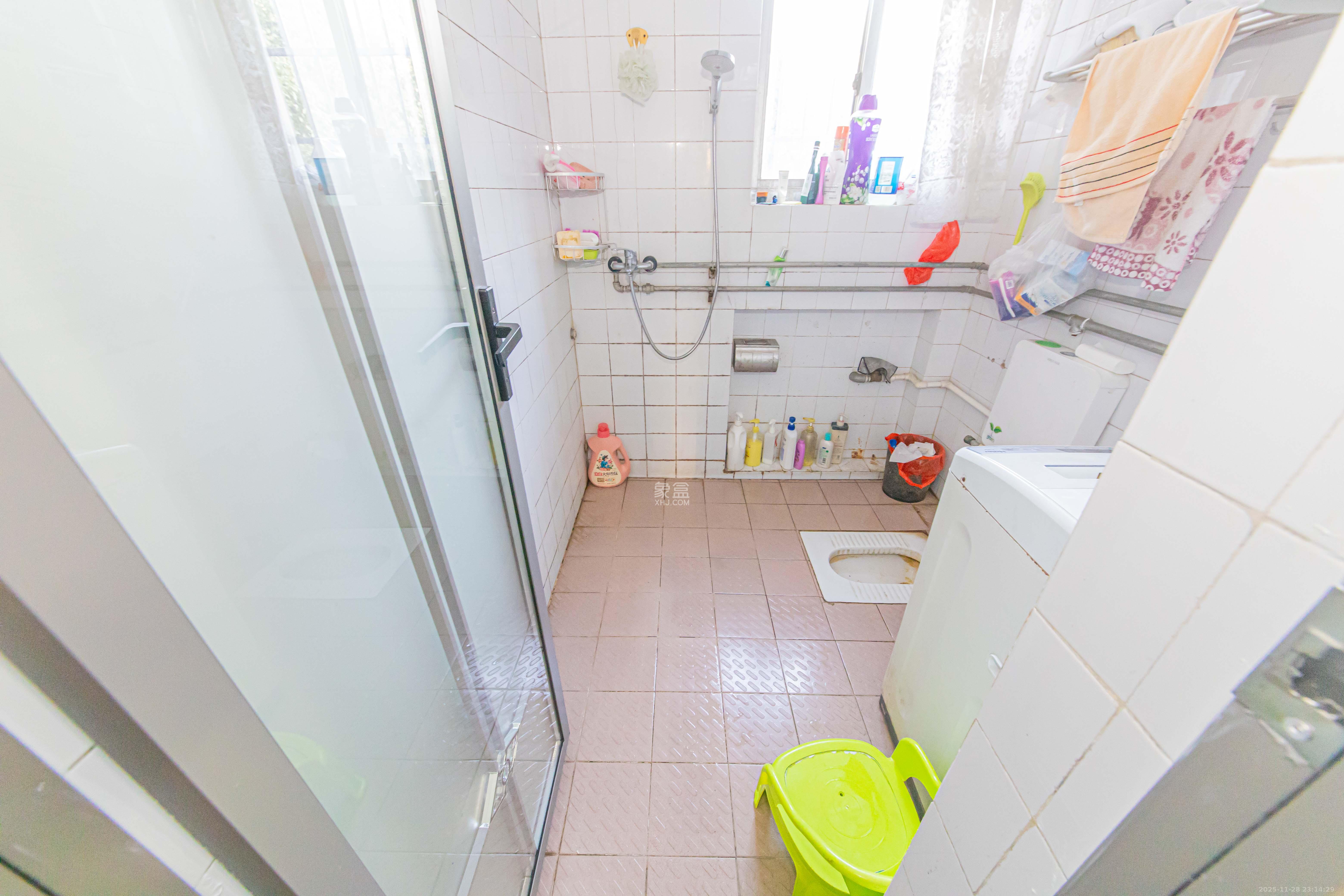 黑石铺路48所家属区（第四十八研究所）  3室2厅2卫    75.0万卫生间