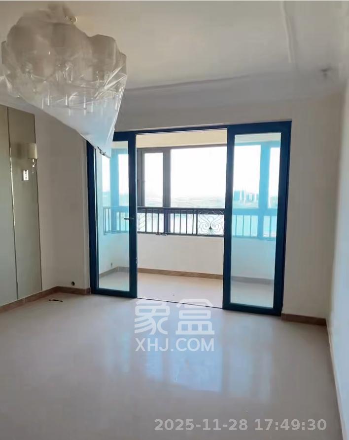 恒大御景半岛  3室2厅2卫    2500.0元/月