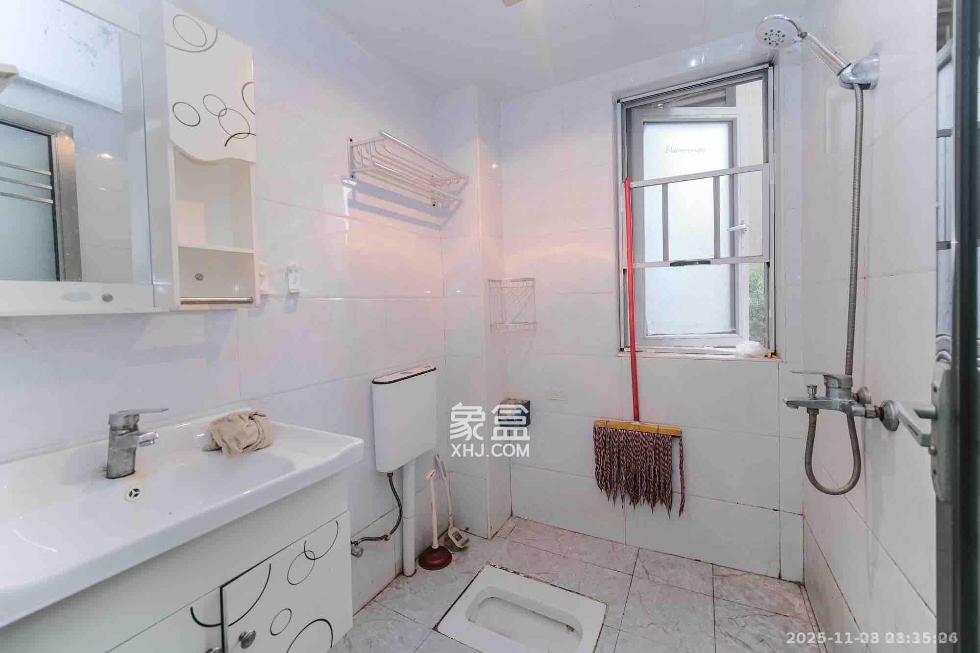 荣盛花语城  3室2厅1卫    1600.0元/月室内图