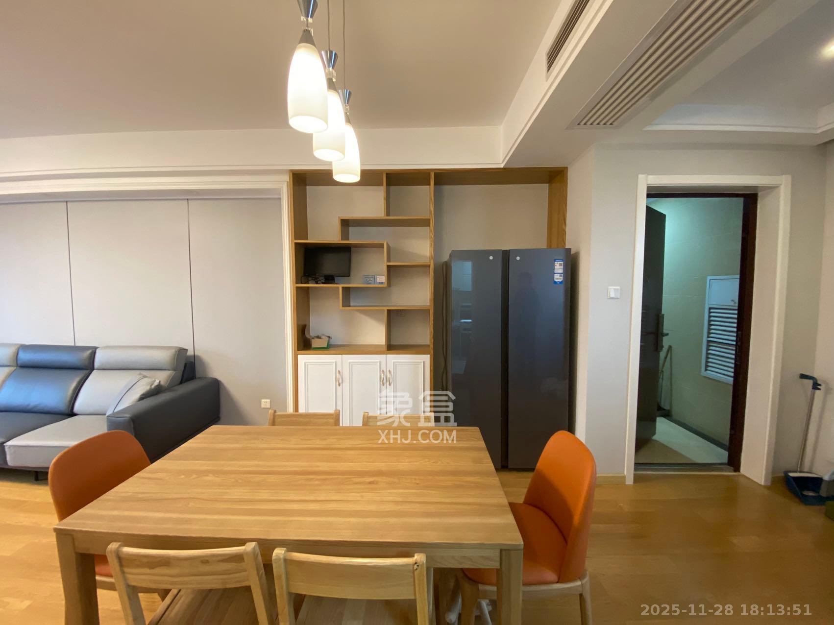 阳光城尚东湾青云苑  3室2厅2卫    2600.0元/月室内图