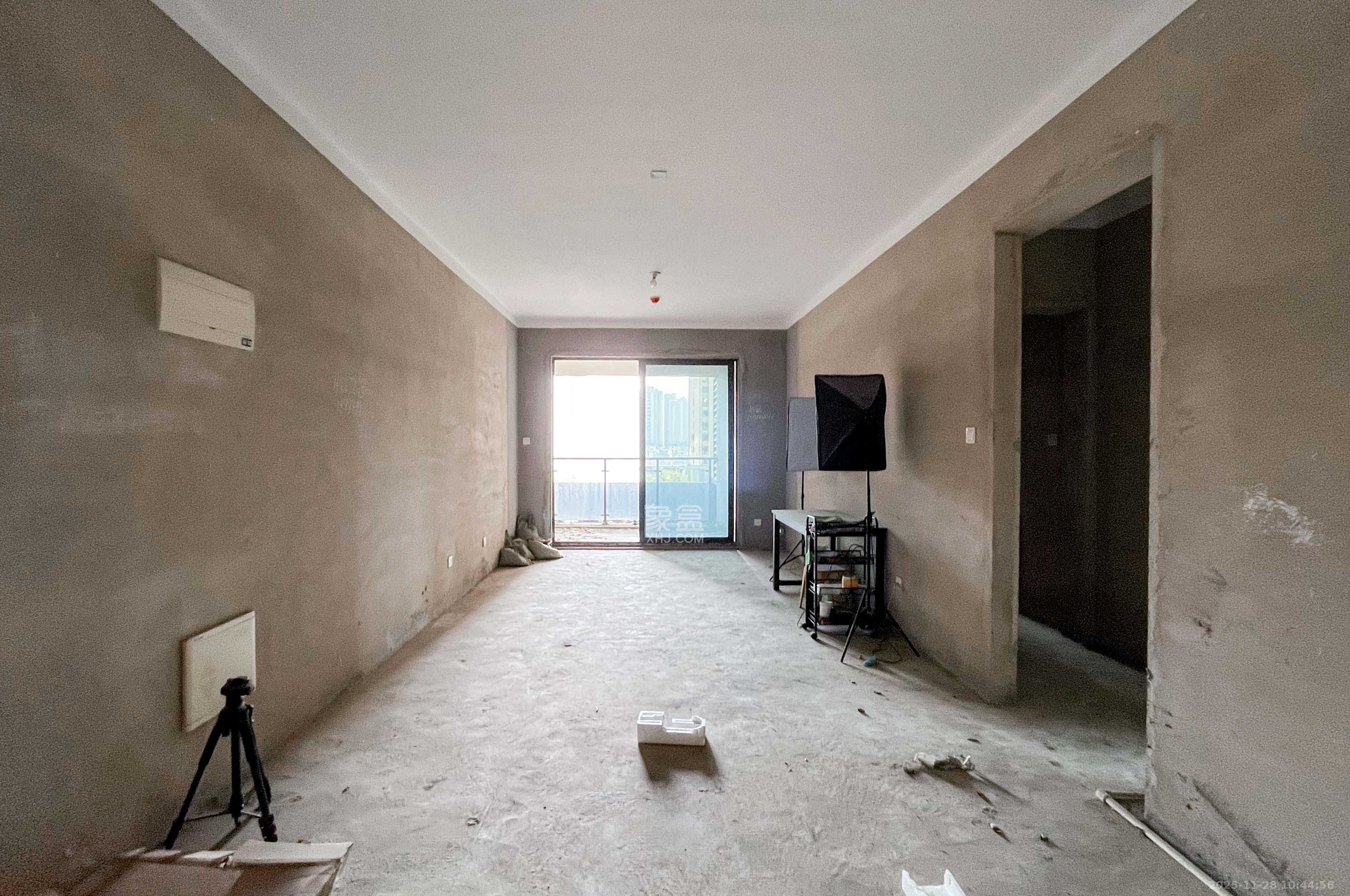 中建梅溪湖中心  3室2厅2卫    125.0万