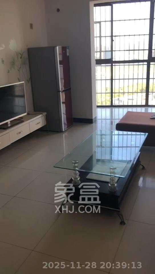 福嘉园  3室2厅1卫    2000.0元/月