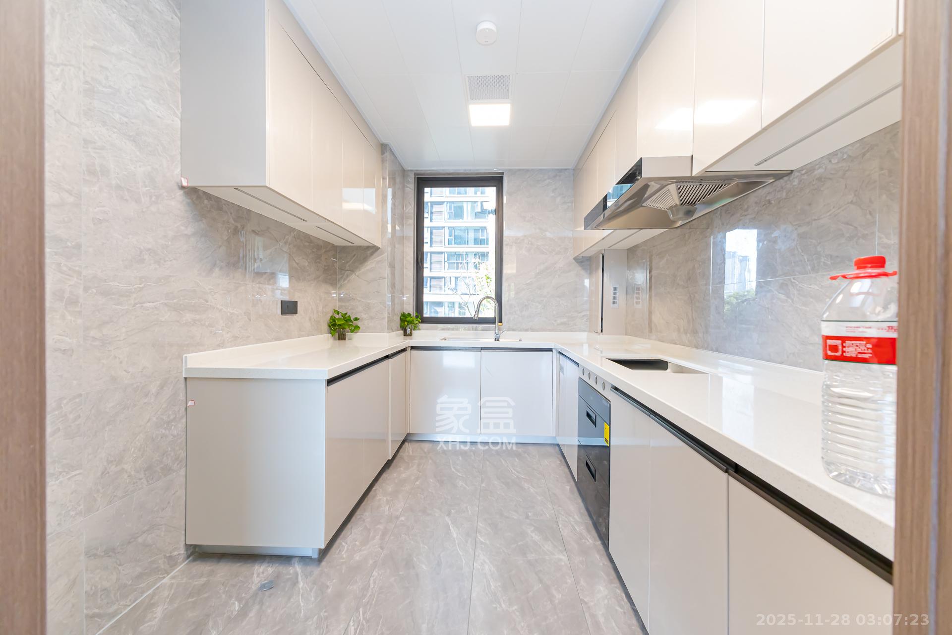 时代建发和著 4室2厅3卫 319.0万 时代建发和著 4室2厅3卫 319.0万厨房