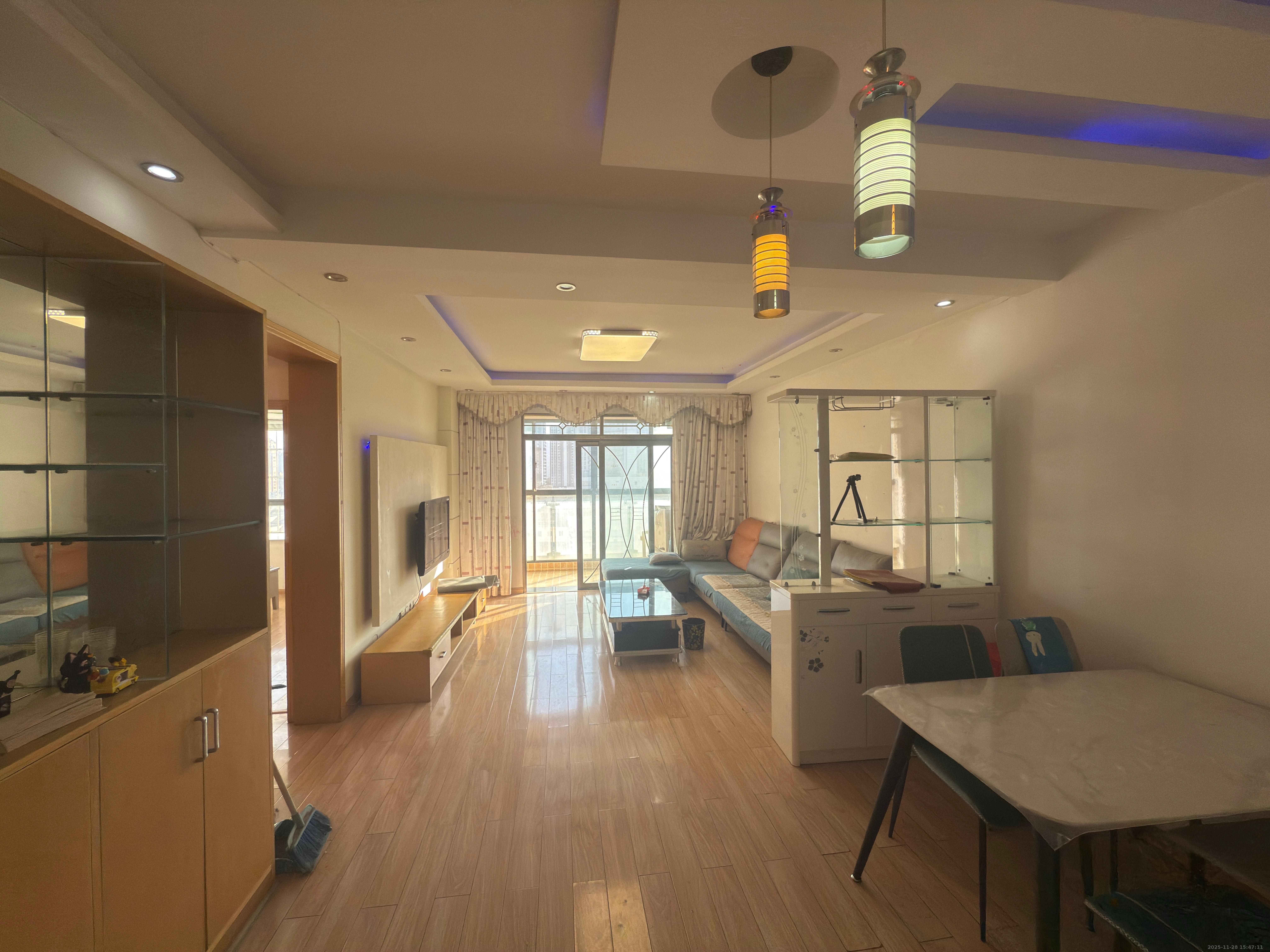 锦湘国际星城三期(锦绣苑) 2室1厅1卫 2300.0元/月 锦湘国际星城三期(锦绣苑) 2室1厅1卫 2300.0元/月室内图