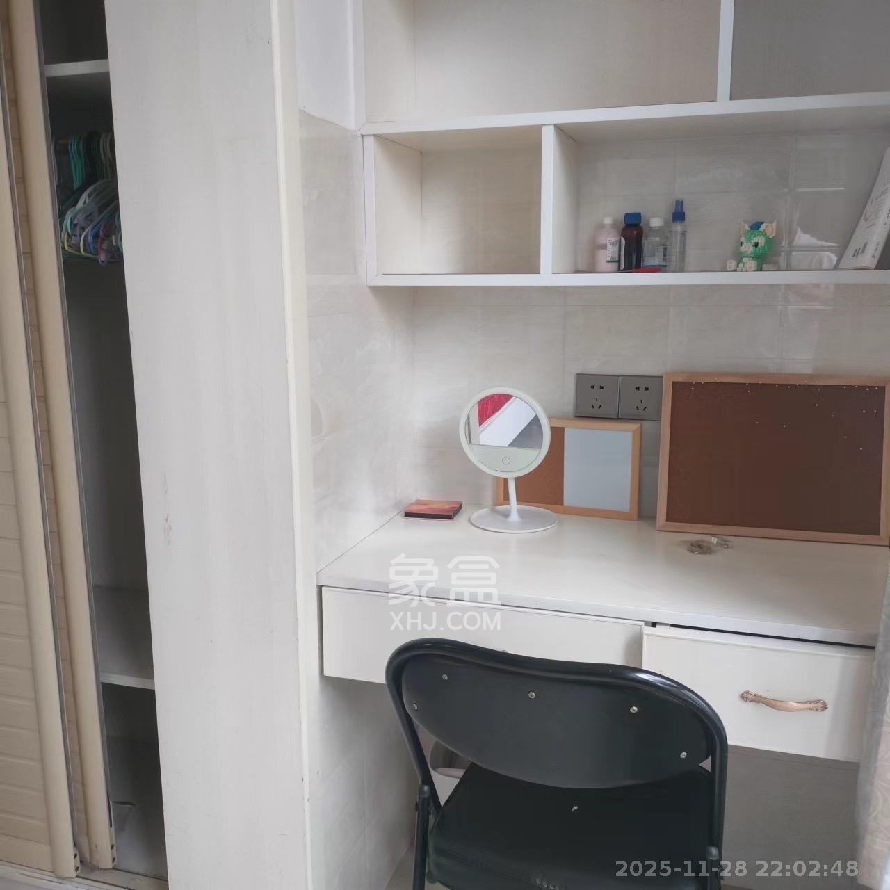 保利麓谷林语I区  1室1厅1卫    1400.0元/月室内图